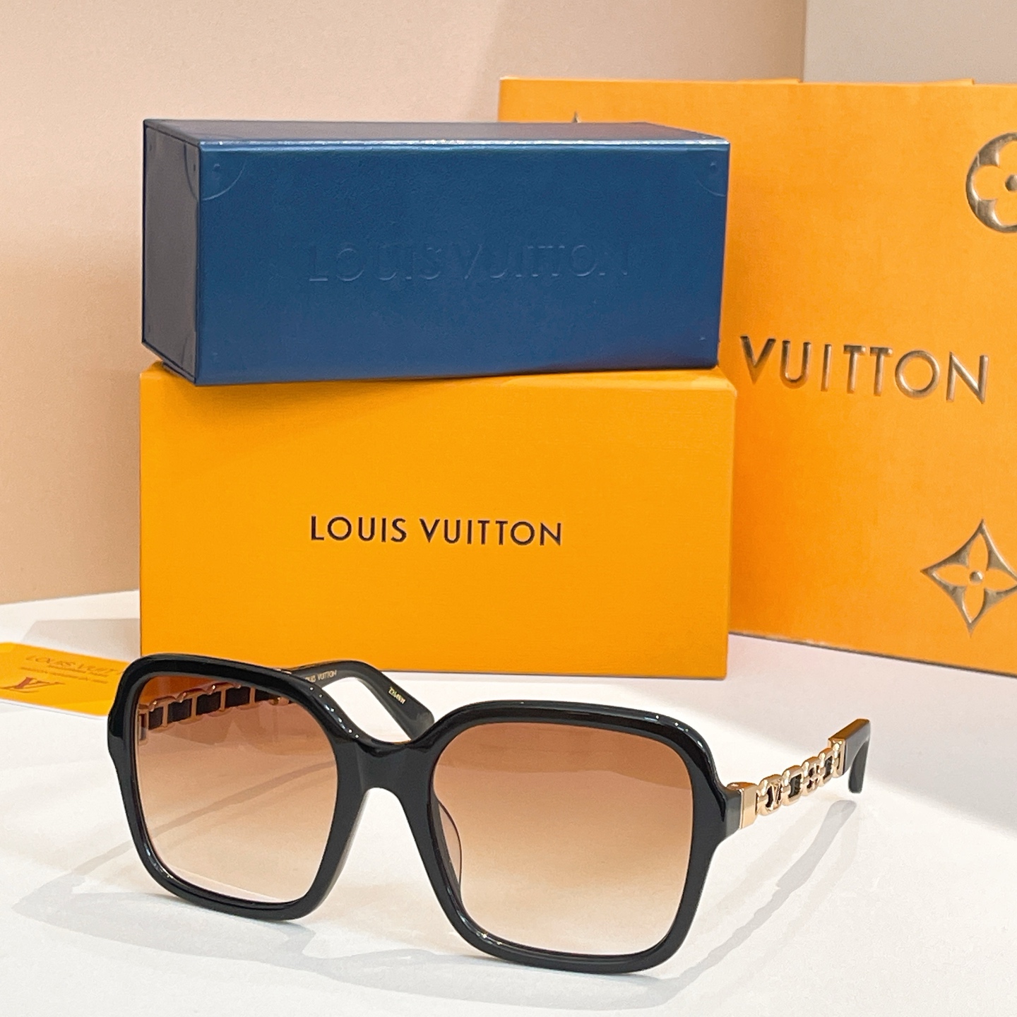 LOUIS VUITTO*✨✨✨MODEL：Z2648W✨✨✨ SIZE：56口19-140✨✨✨ 
