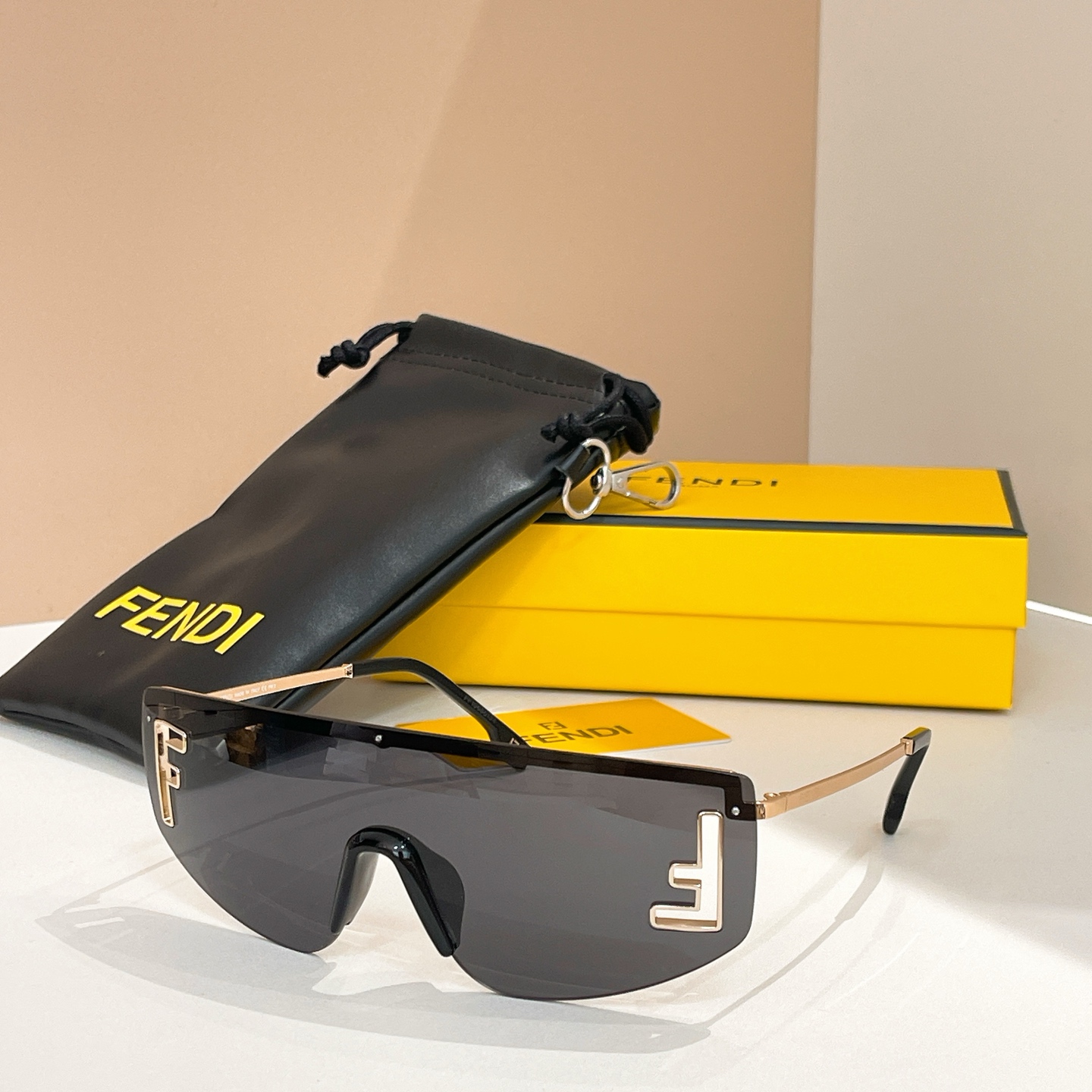 FENDI✨✨✨MODEL：FE40168U✨✨ SIZE：145口0-142✨✨✨