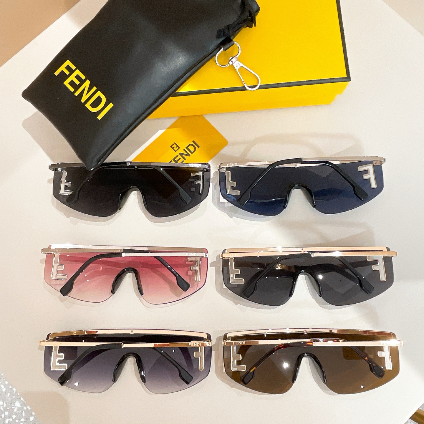 FENDI✨✨✨MODEL：FE40168U✨✨ SIZE：145口0-142✨✨✨