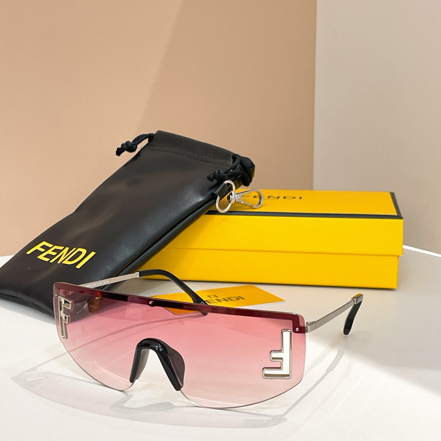 FENDI✨✨✨MODEL：FE40168U✨✨ SIZE：145口0-142✨✨✨