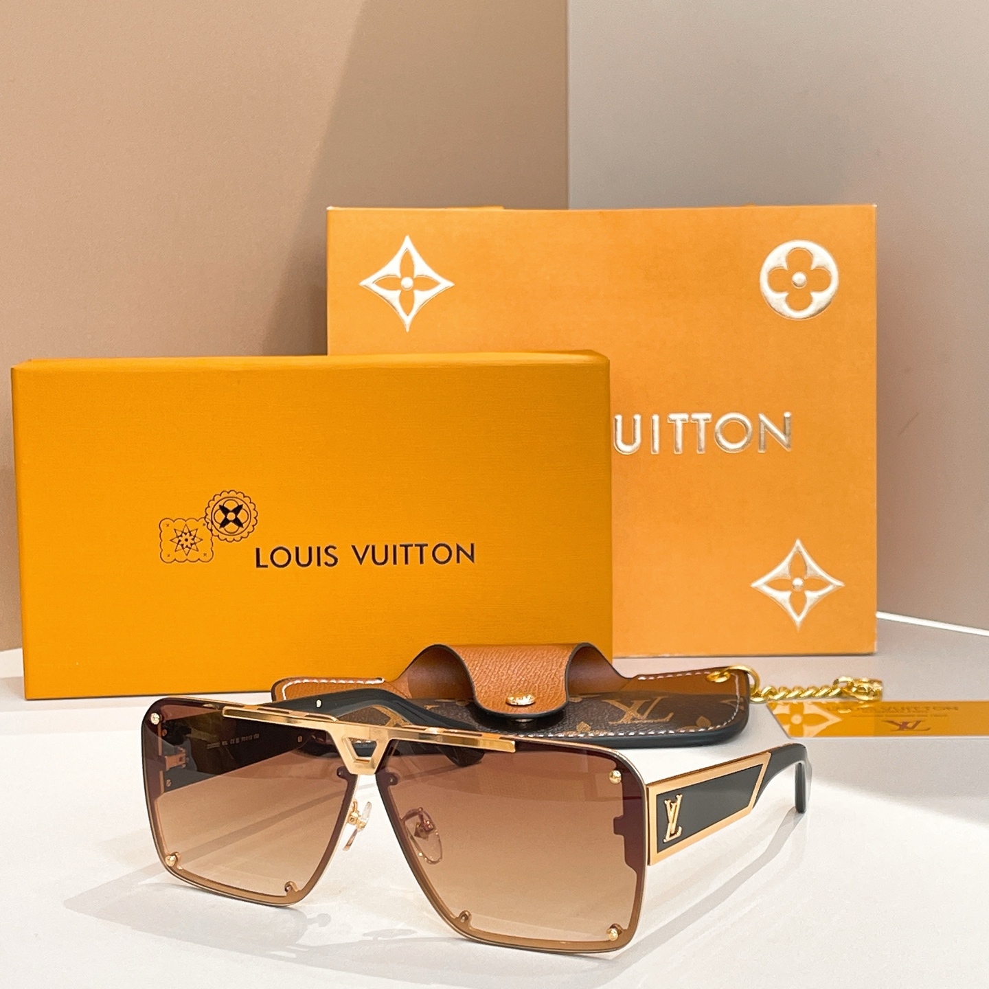 LOUIS VUITTO*✨✨✨MODEL：Z2622U ✨✨✨ SIZE：53口22-145✨✨✨