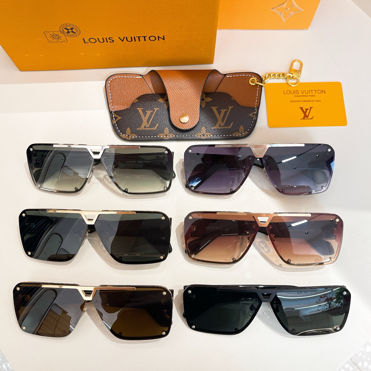 LOUIS VUITTO*✨✨✨MODEL：Z2622U ✨✨✨ SIZE：53口22-145✨✨✨
