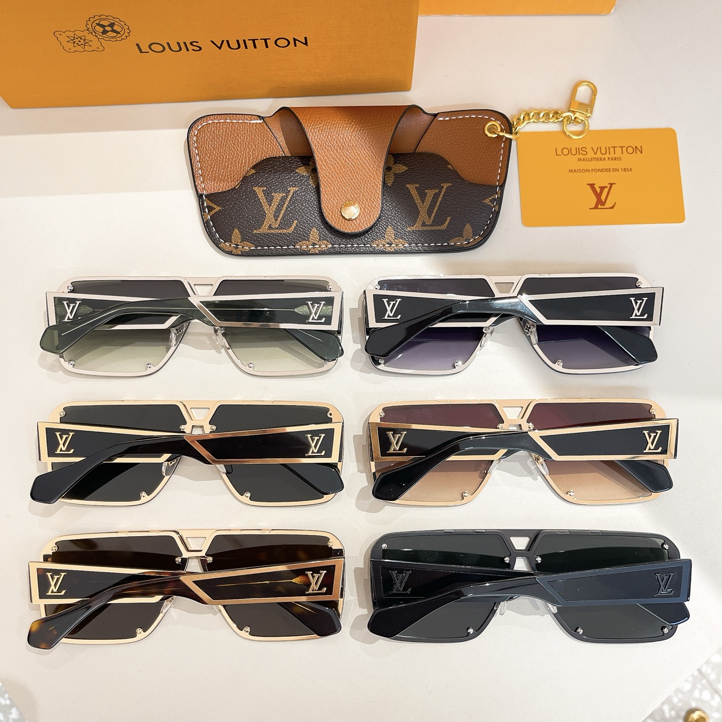 LOUIS VUITTO*✨✨✨MODEL：Z2622U ✨✨✨ SIZE：53口22-145✨✨✨