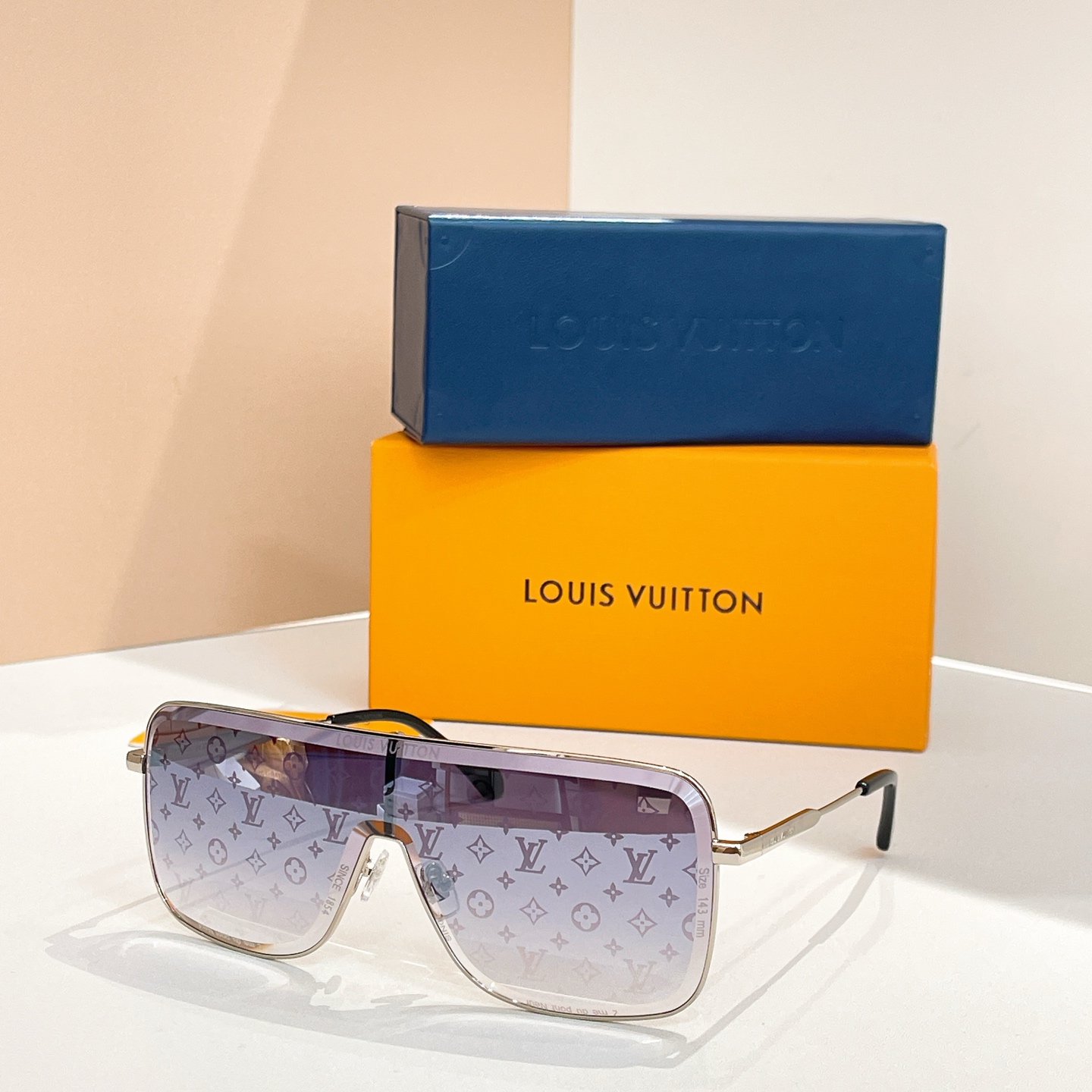 LOUIS VUITTO*✨✨✨MODEL：Z2674U ✨✨✨ SIZE：143口145✨✨✨