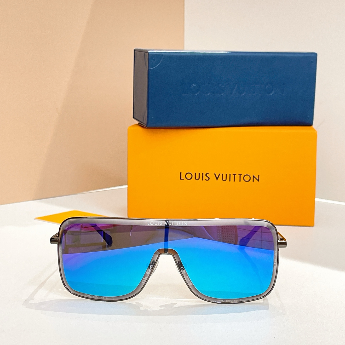 LOUIS VUITTO*✨✨✨MODEL：Z2674U ✨✨✨ SIZE：143口145✨✨✨