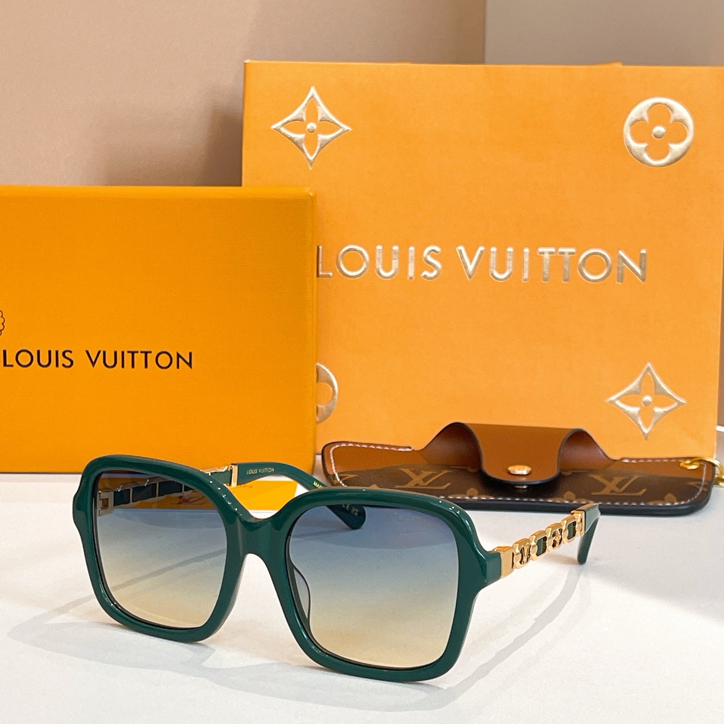 LOUIS VUITTO*✨✨✨MODEL：Z2648W✨✨✨ SIZE：55口19-145✨✨✨
