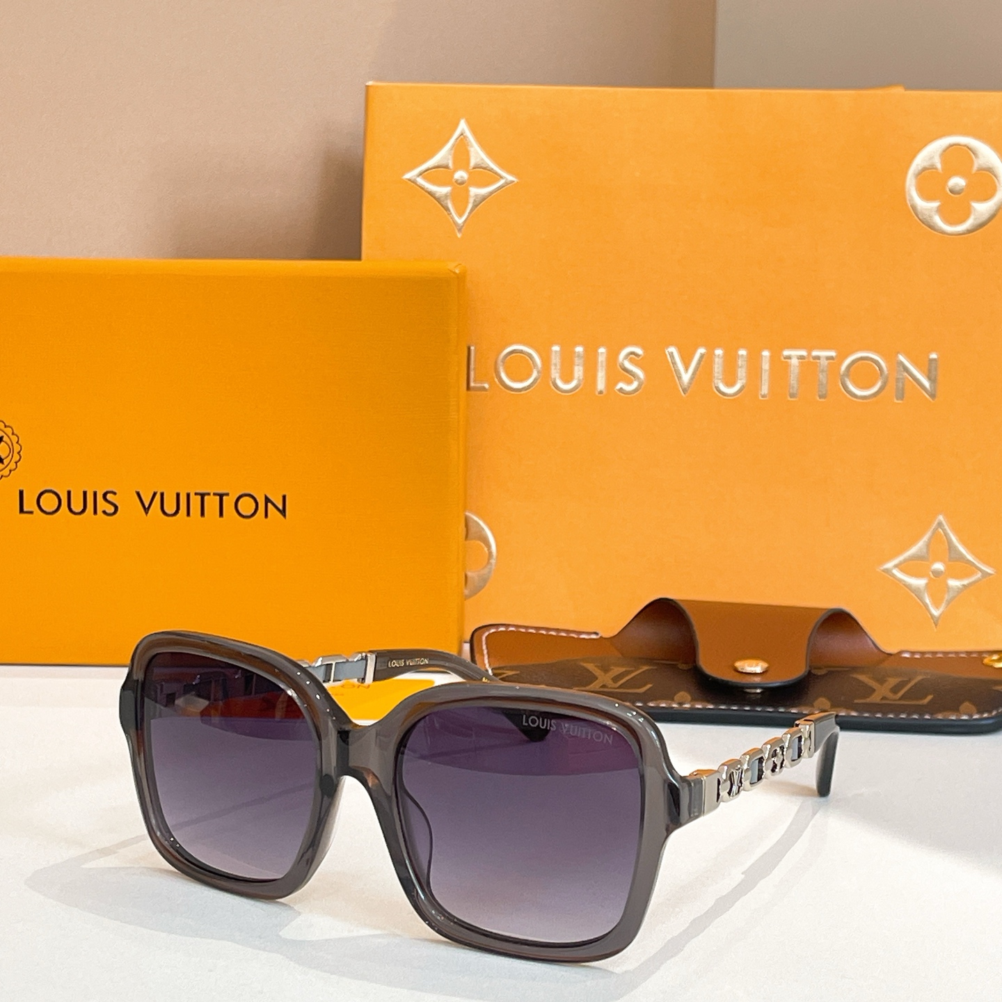 LOUIS VUITTO*✨✨✨MODEL：Z2648W✨✨✨ SIZE：55口19-145✨✨✨