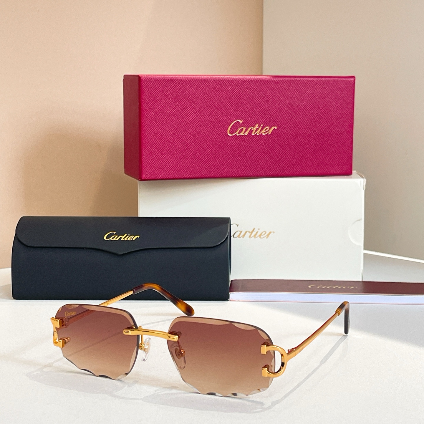 Cartie*✨✨✨MODEL：CT1628O✨✨✨SIZE 58口16-135✨✨✨太阳镜 ，变色片