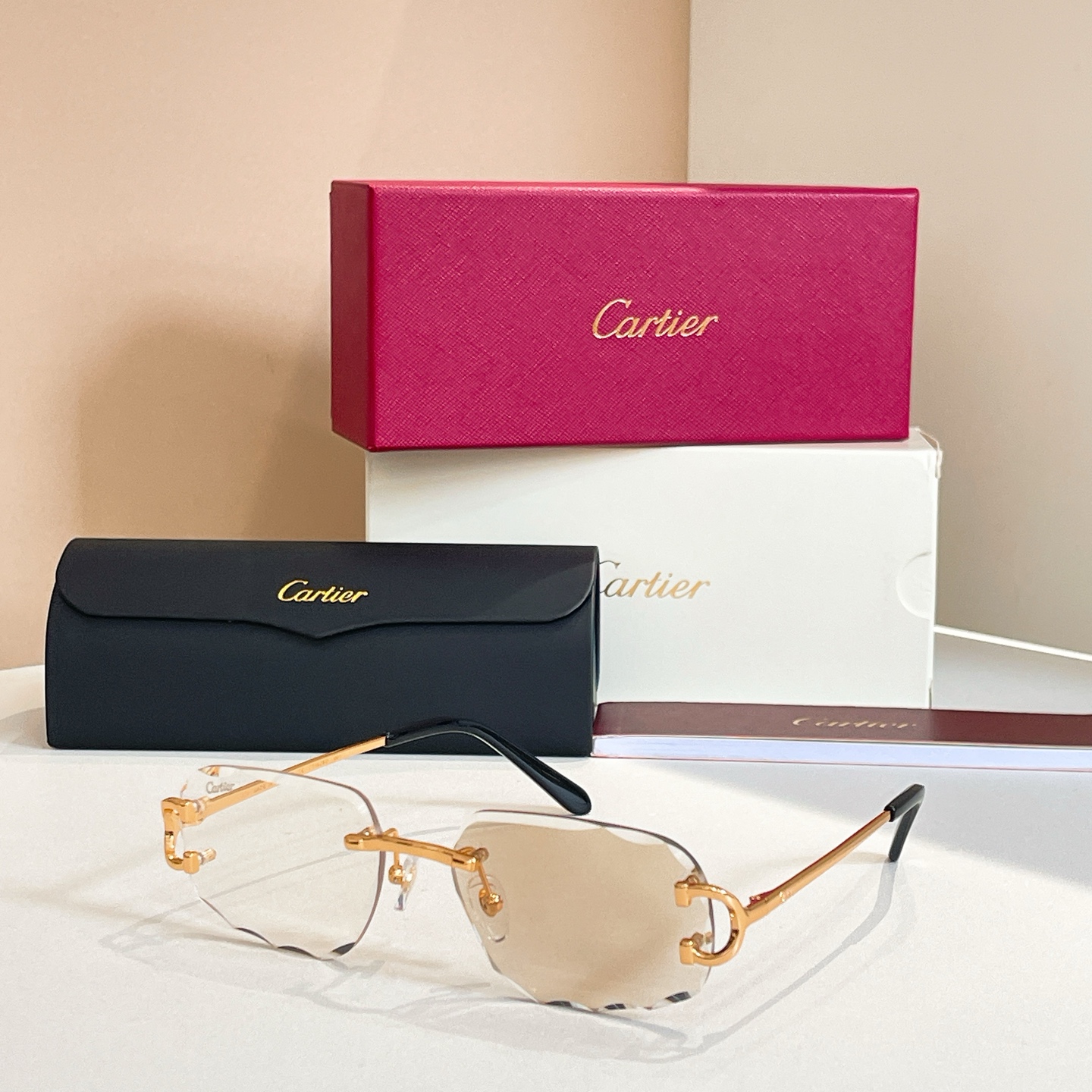 Cartie*✨✨✨MODEL：CT1628O✨✨✨SIZE 58口16-135✨✨✨太阳镜 ，变色片