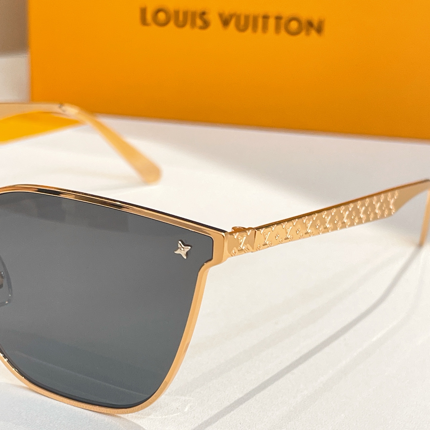 LOUIS VUITTO*✨✨✨MODEL：Z2487U✨✨✨ SIZE：61口16-142✨✨✨