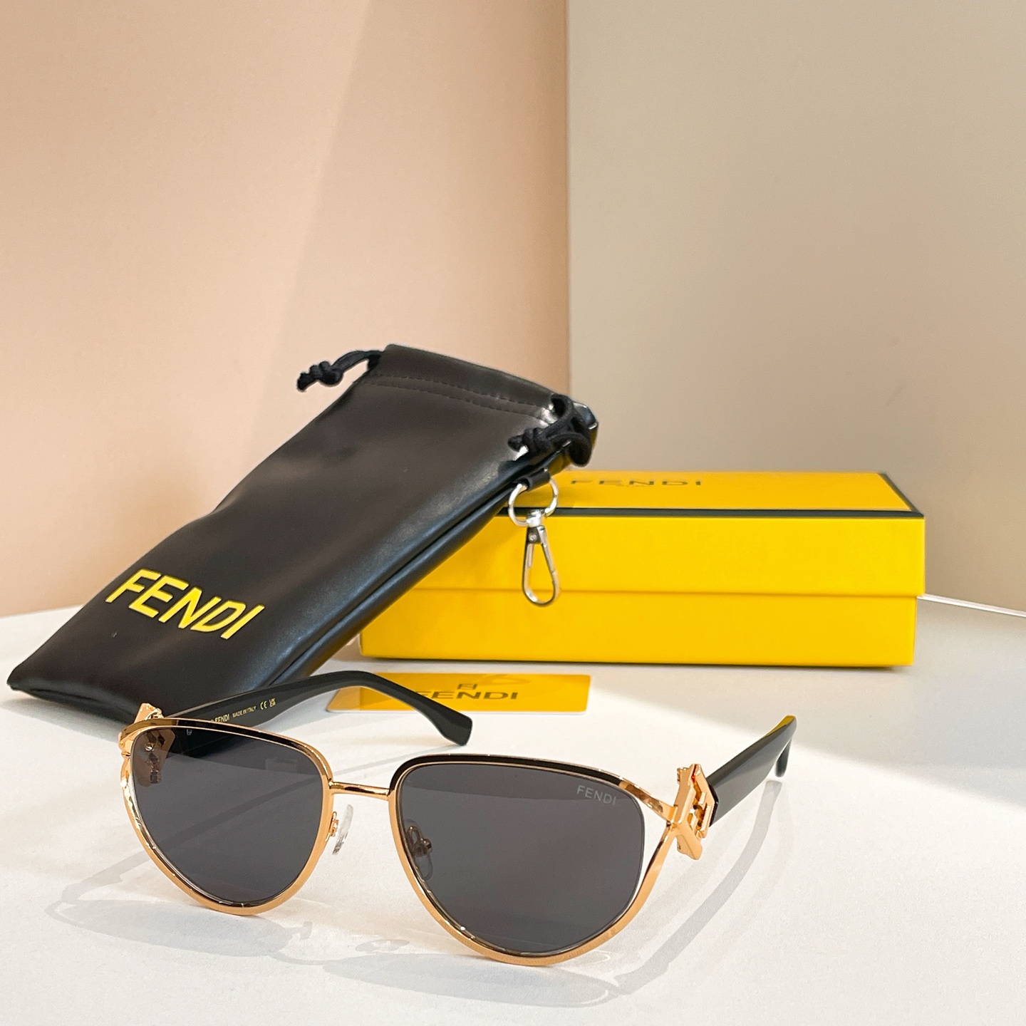 FENDI✨✨✨MODEL：FE4099✨✨ SIZE：56口18-140✨✨✨
