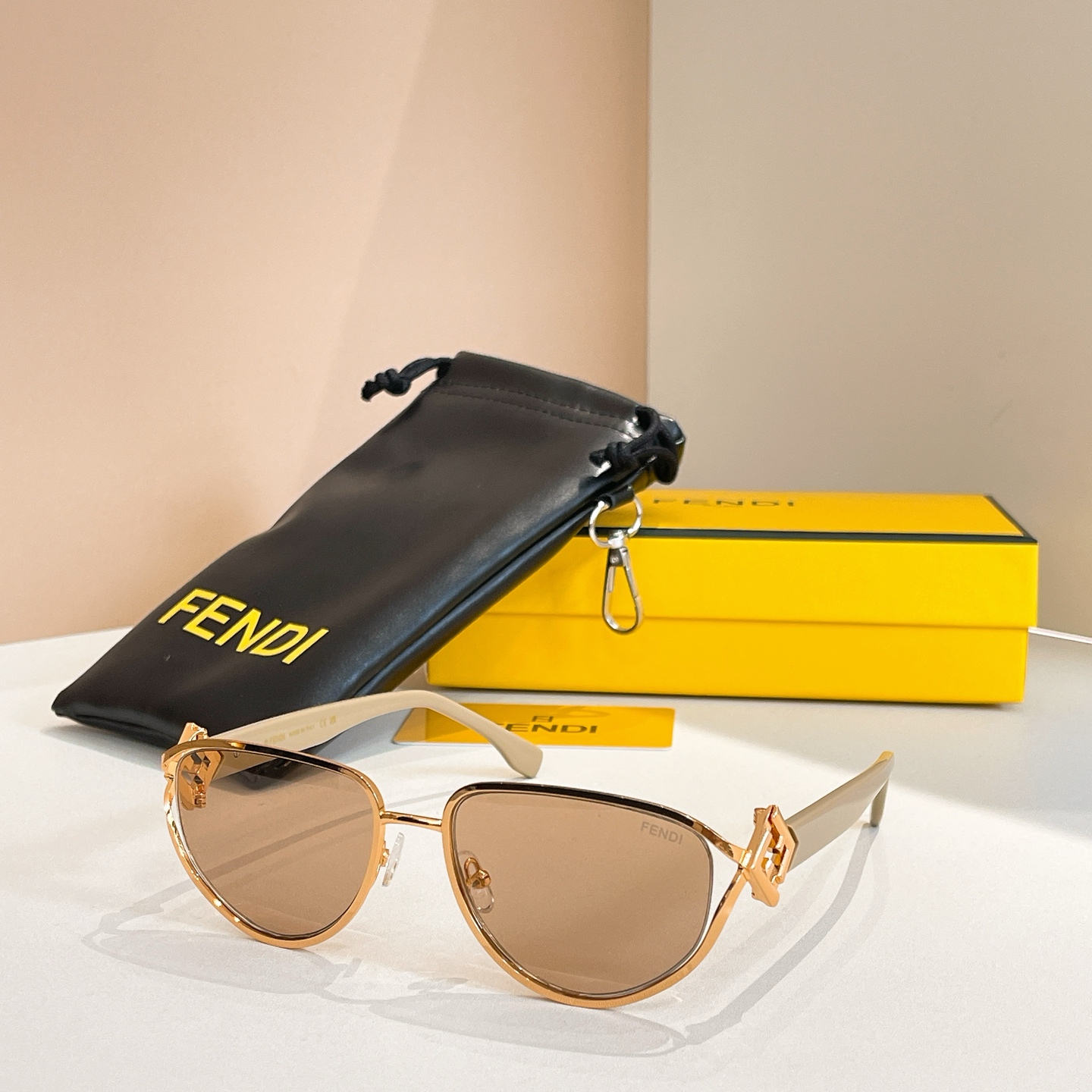 FENDI✨✨✨MODEL：FE4099✨✨ SIZE：56口18-140✨✨✨