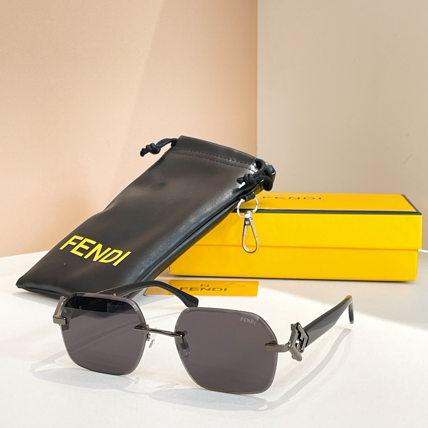 FENDI✨✨✨MODEL：FE4102✨✨ SIZE：58口17-140✨✨✨