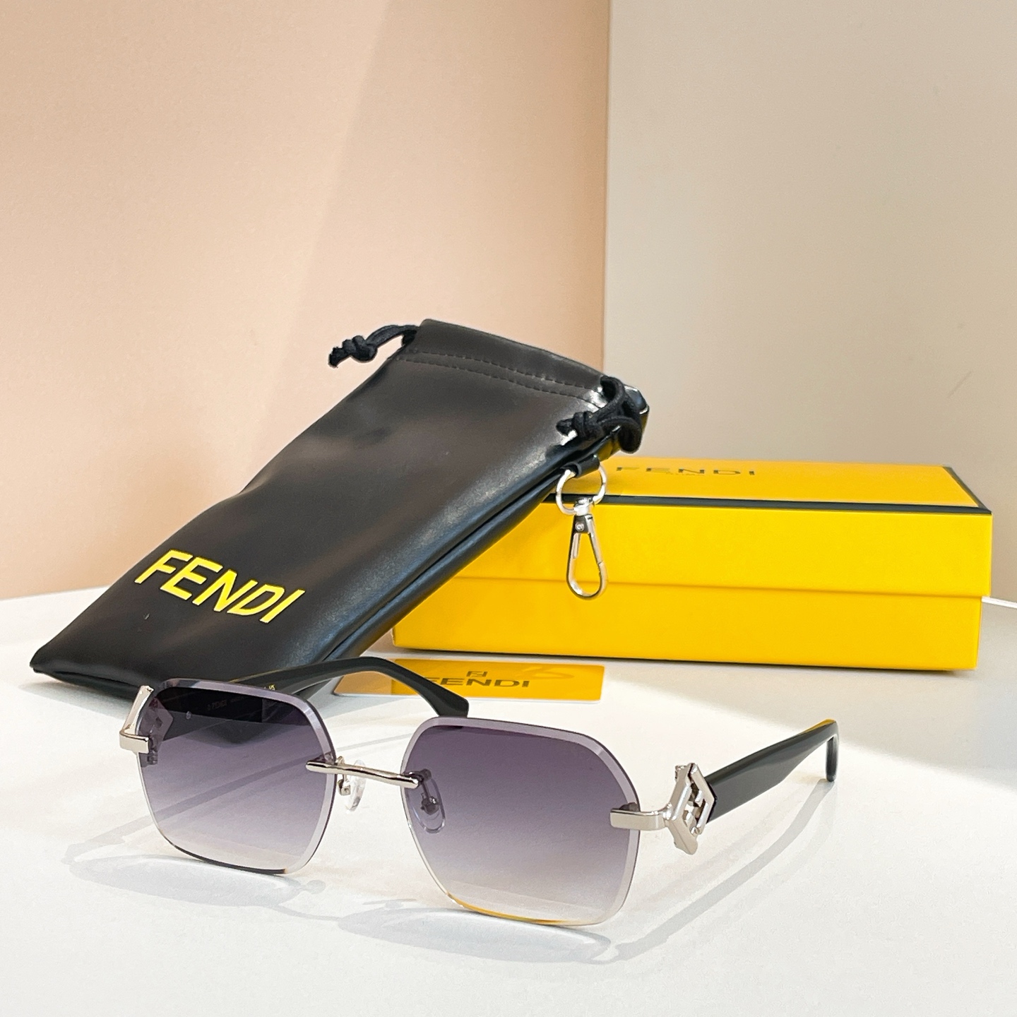 FENDI✨✨✨MODEL：FE4102✨✨ SIZE：58口17-140✨✨✨