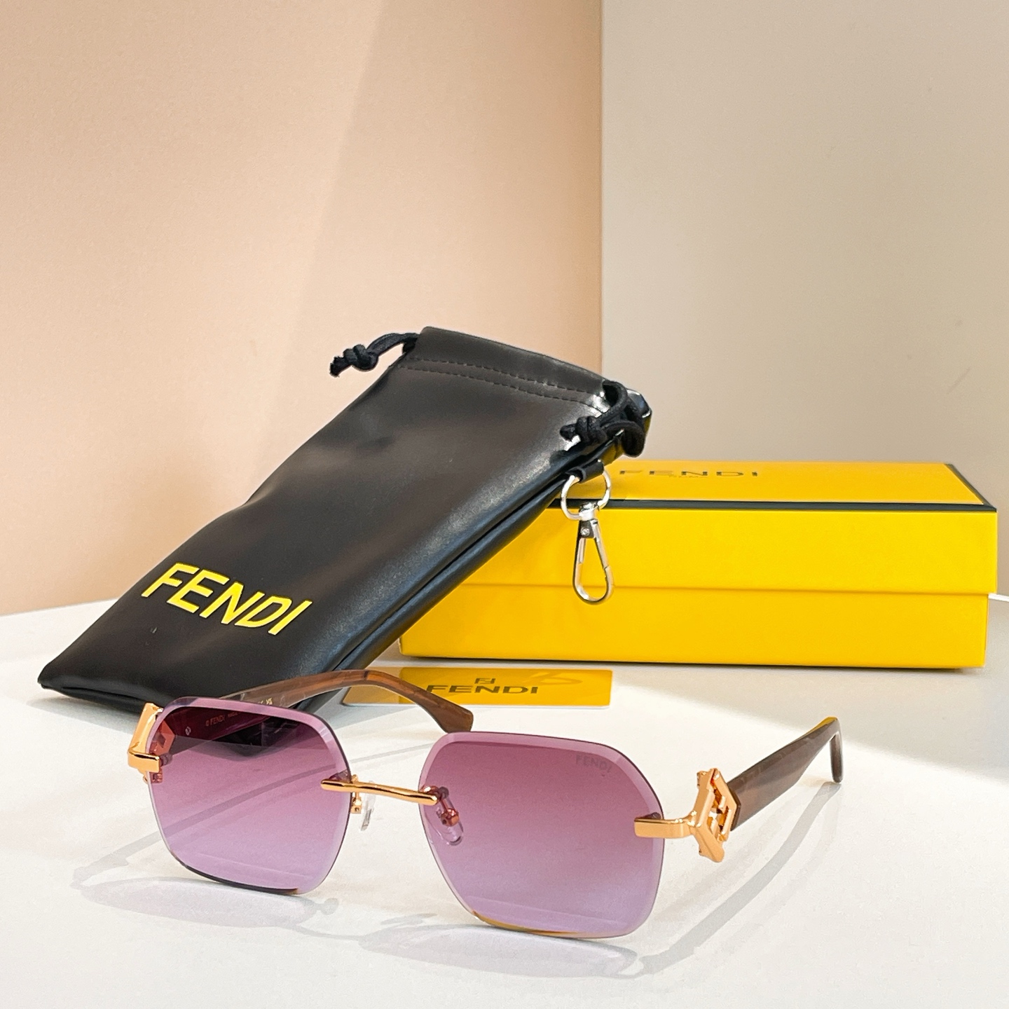 FENDI✨✨✨MODEL：FE4102✨✨ SIZE：58口17-140✨✨✨