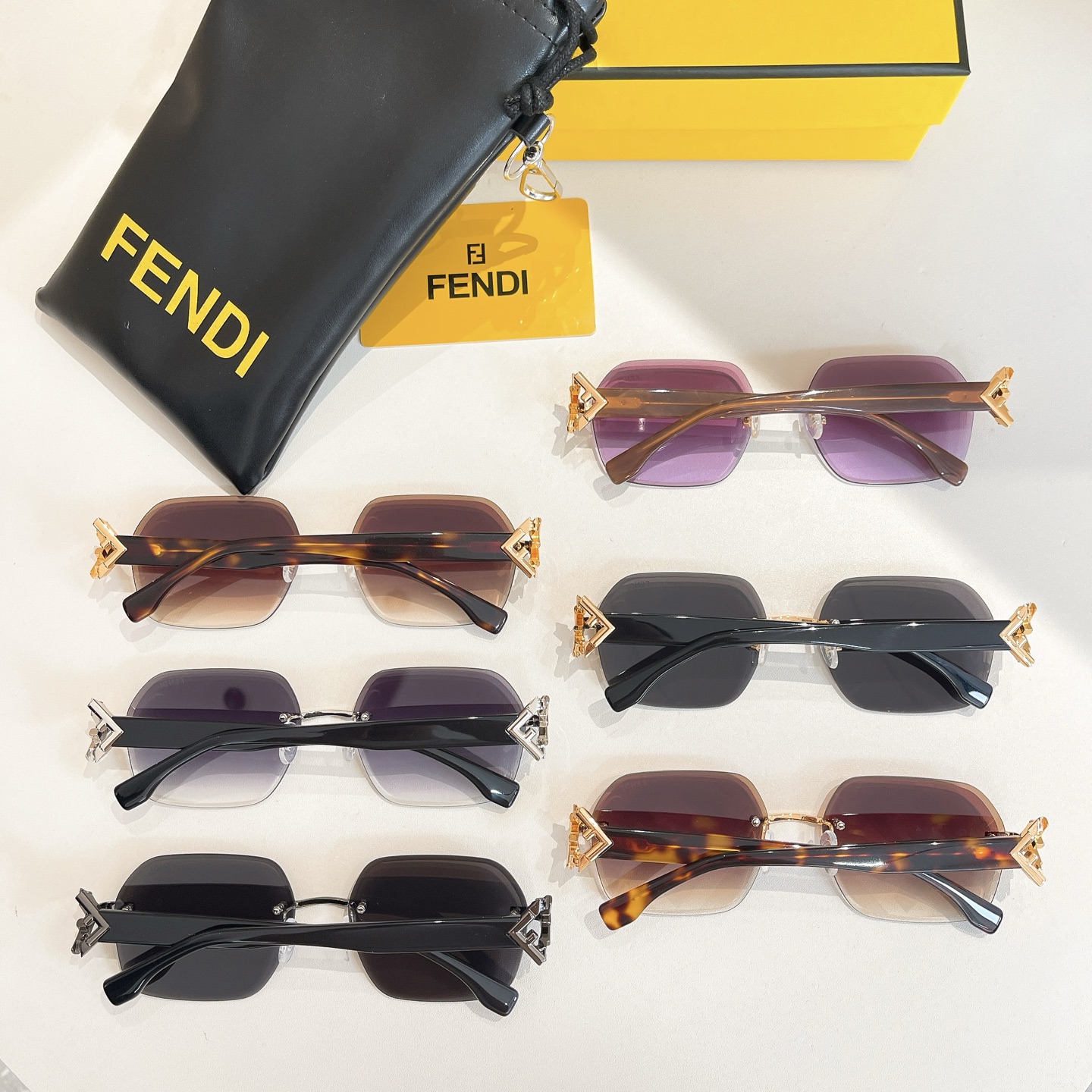 FENDI✨✨✨MODEL：FE4102✨✨ SIZE：58口17-140✨✨✨