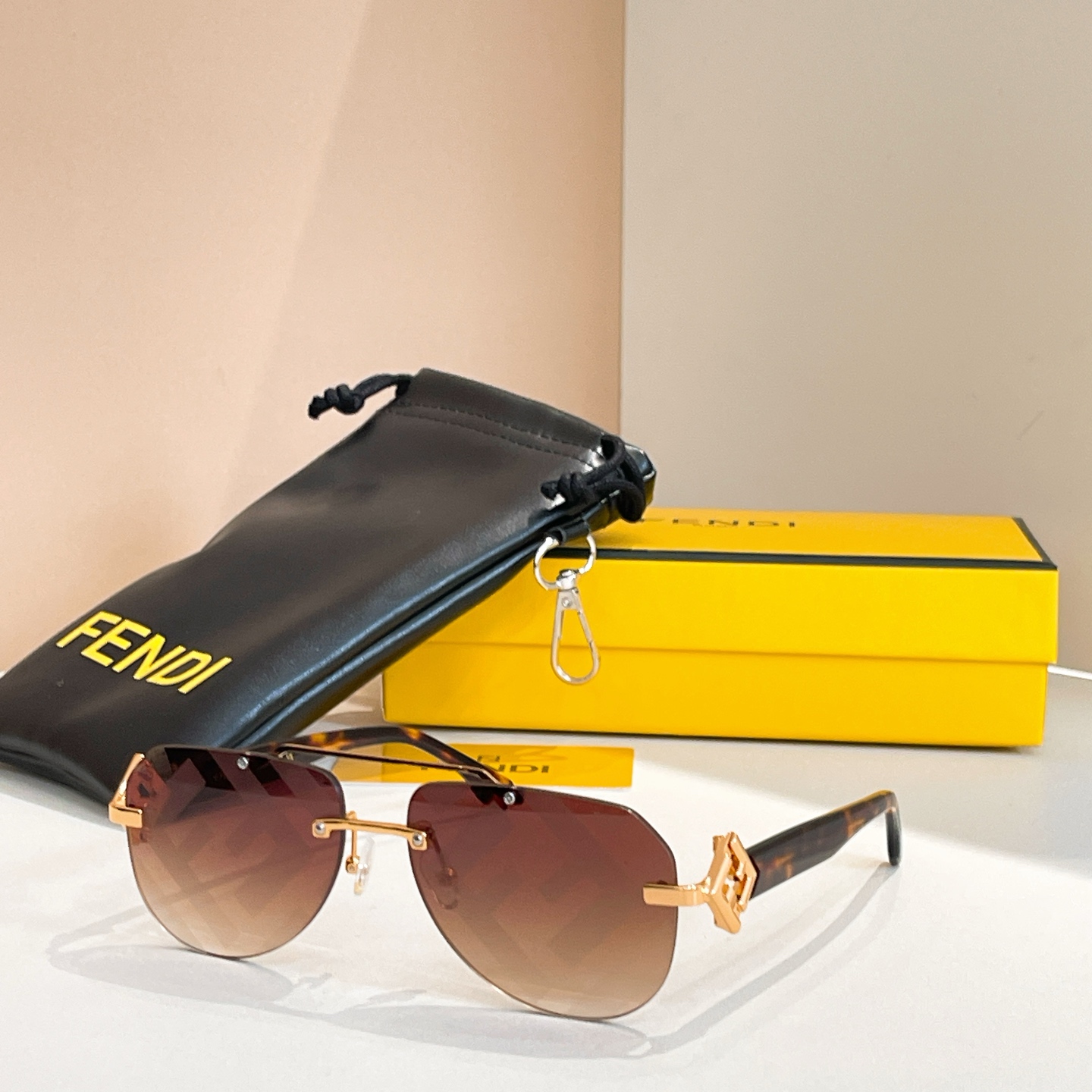 FENDI✨✨✨MODEL：FE4101✨✨ SIZE：58口15-140✨✨✨