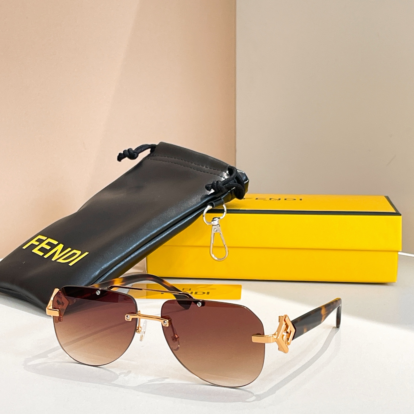 FENDI✨✨✨MODEL：FE4101✨✨ SIZE：58口15-140✨✨✨