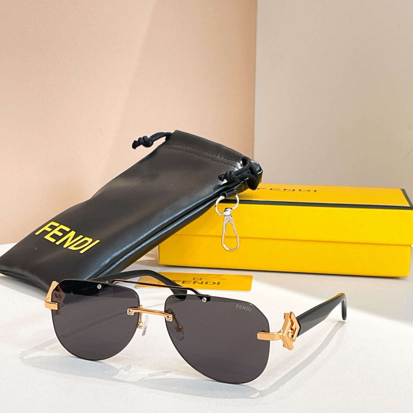 FENDI✨✨✨MODEL：FE4101✨✨ SIZE：58口15-140✨✨✨