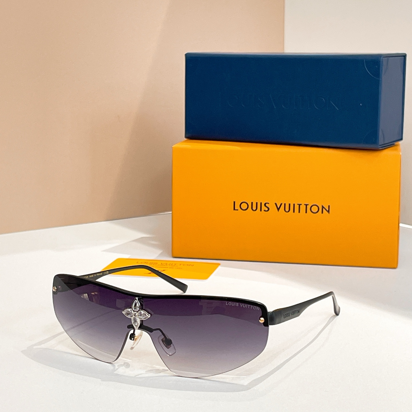LOUIS VUITTO*✨✨✨MODEL：Z2064✨✨✨ SIZE：137口0-135✨✨✨