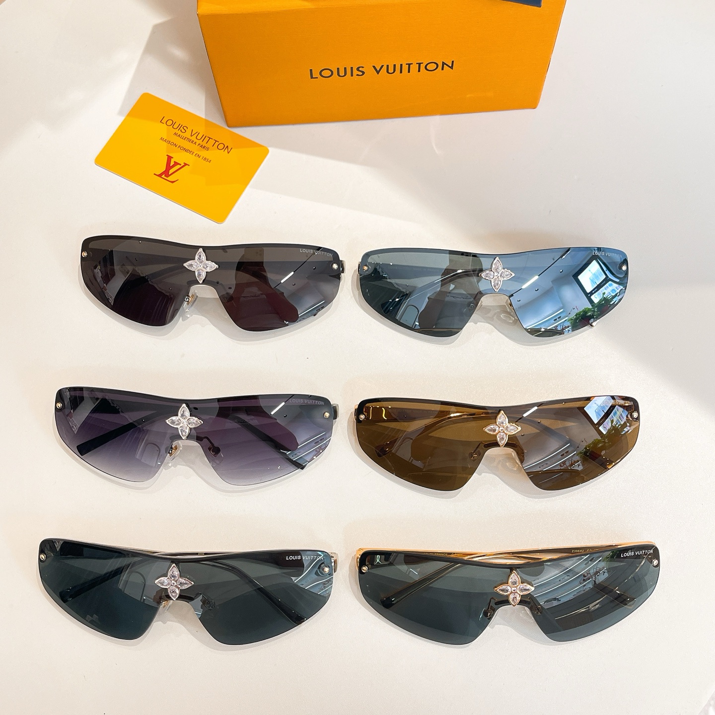 LOUIS VUITTO*✨✨✨MODEL：Z2064✨✨✨ SIZE：137口0-135✨✨✨