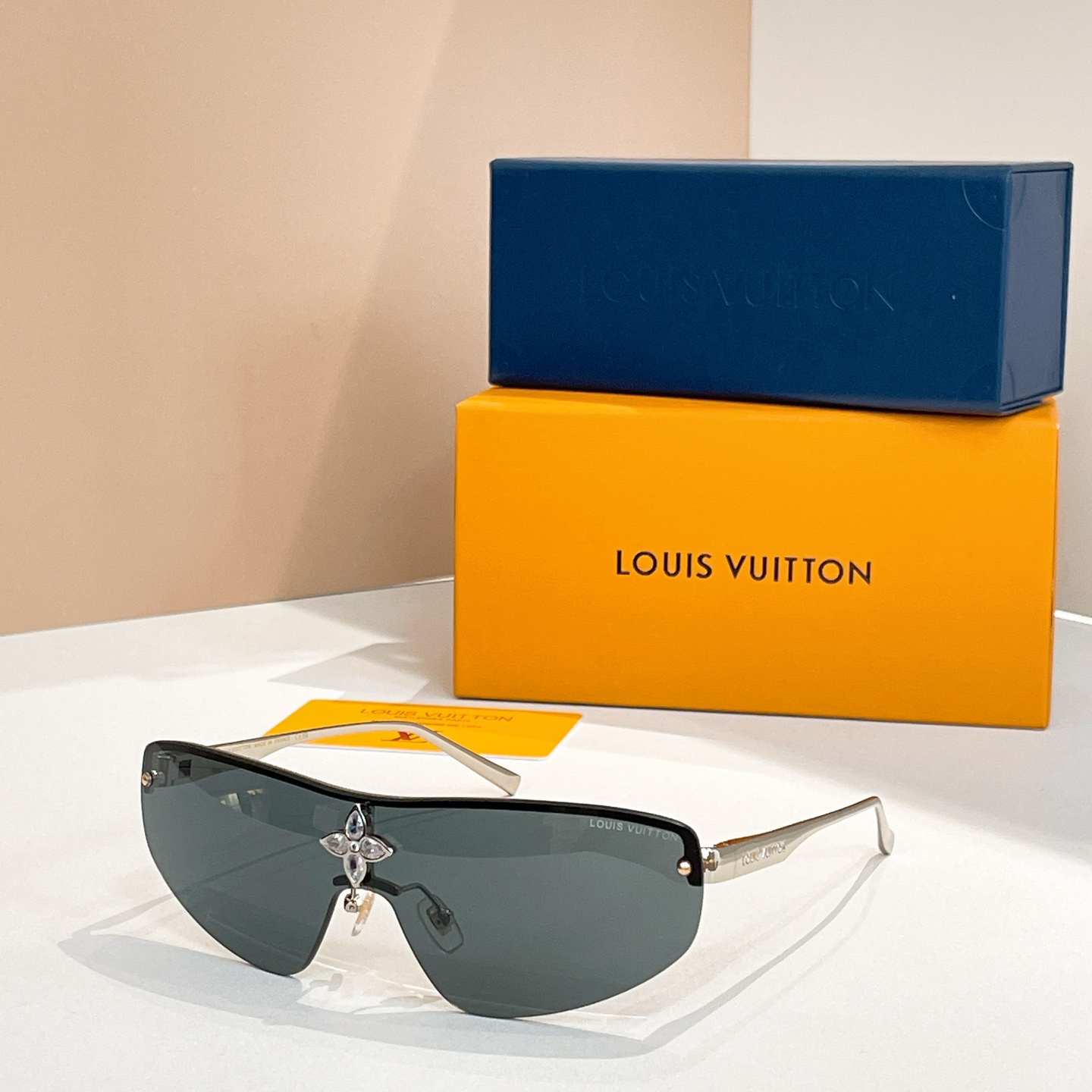 LOUIS VUITTO*✨✨✨MODEL：Z2064✨✨✨ SIZE：137口0-135✨✨✨