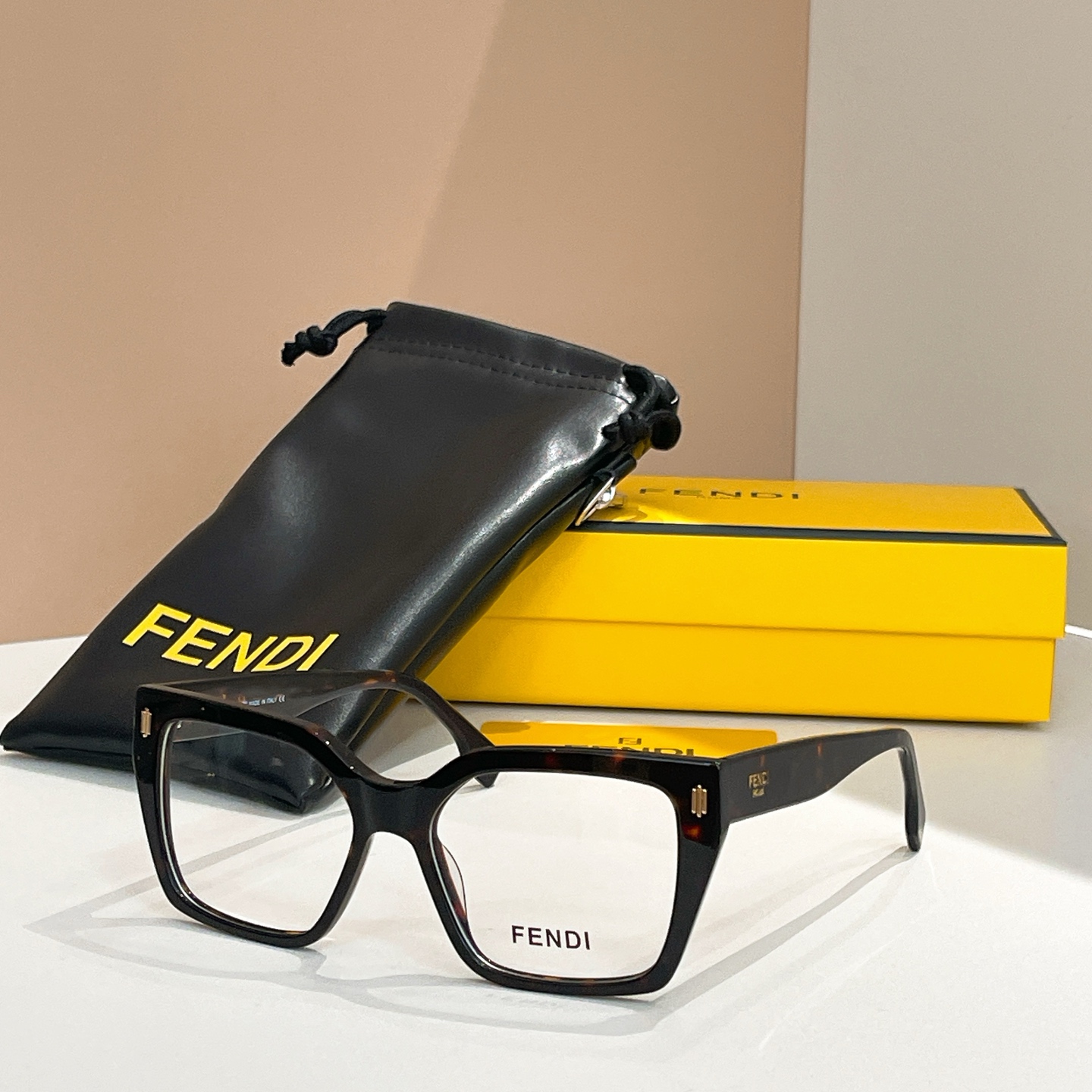 FENDI✨✨✨MODEL：FE50085I✨✨ SIZE：54口17-145✨✨✨
