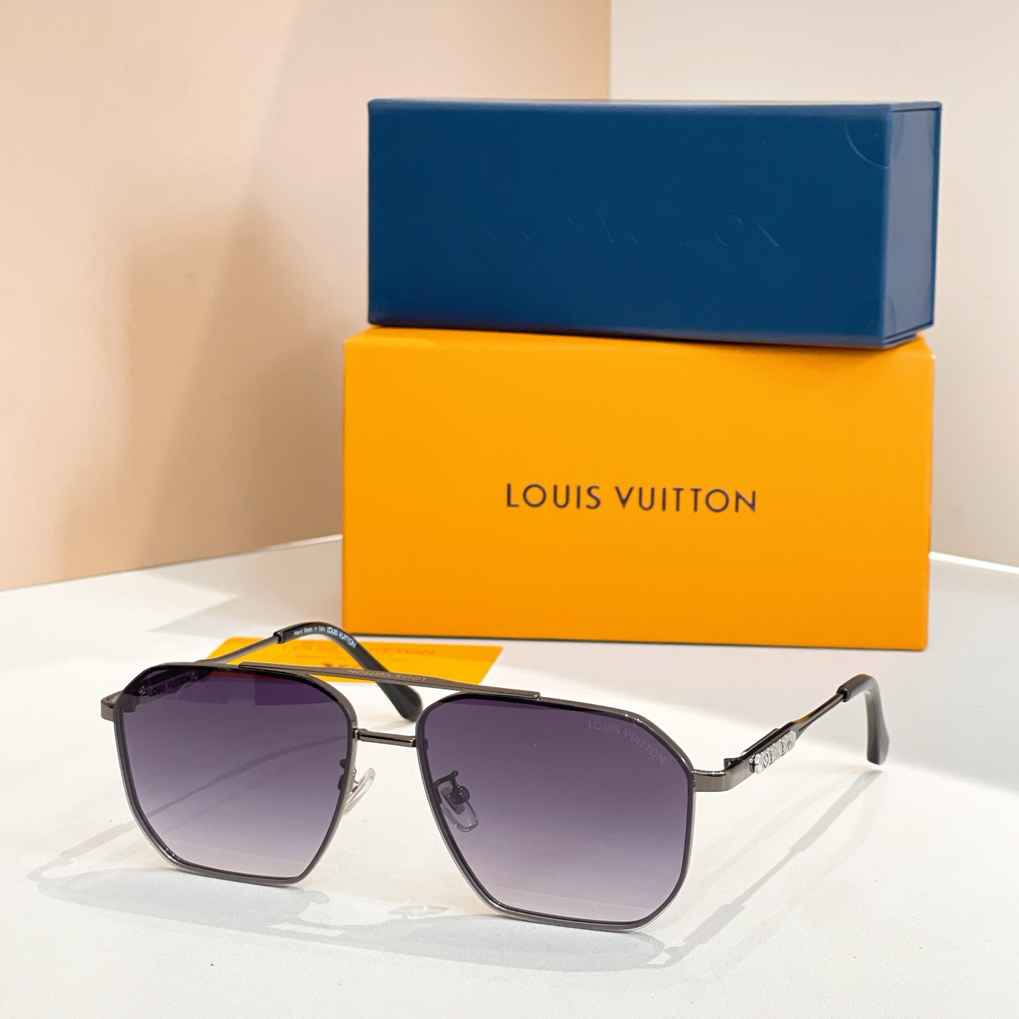 LOUIS VUITTO*✨✨✨MODEL：Z1502E✨✨✨ SIZE：60口14-145✨✨✨