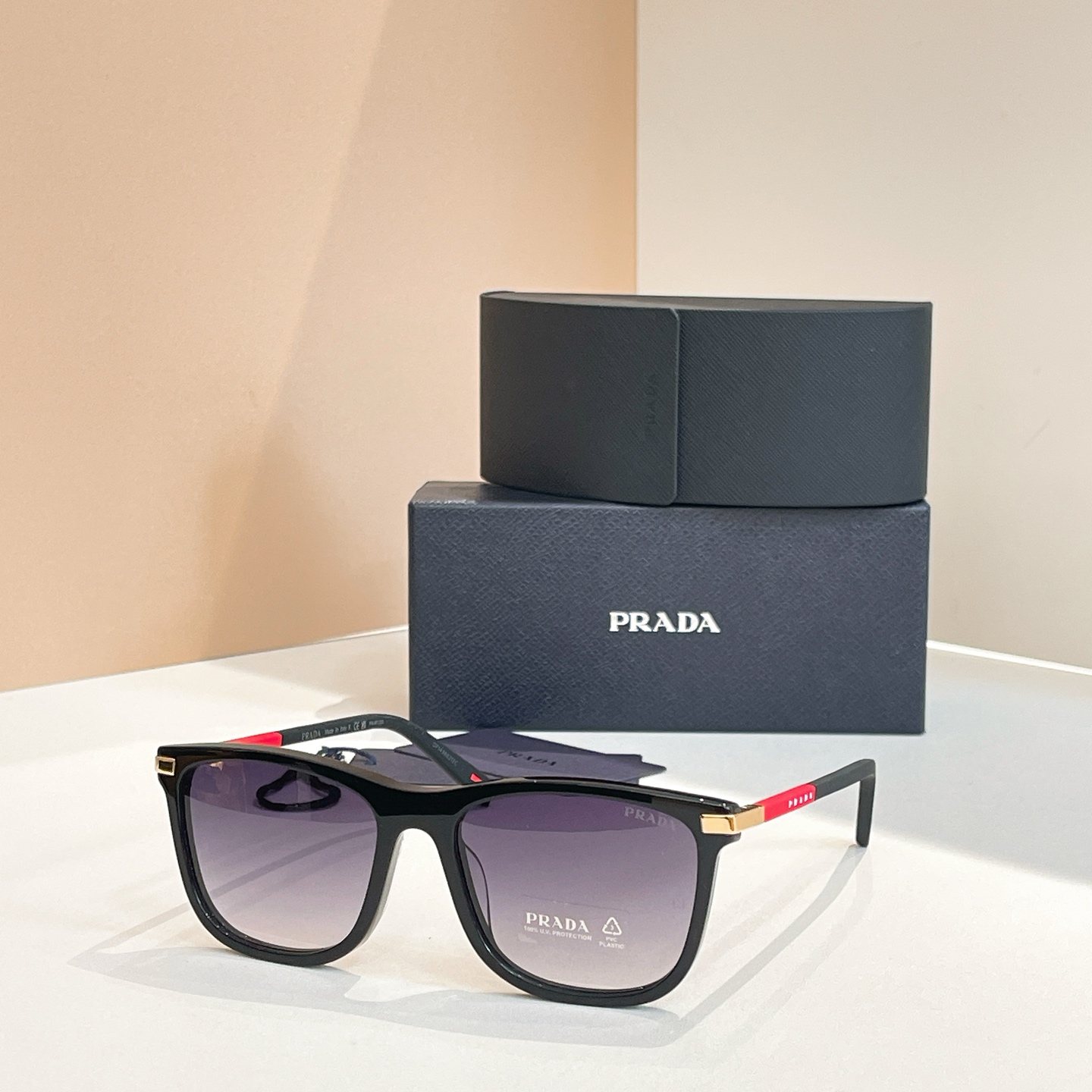 ￼ PRADA✨✨✨MODEL：SPS A59✨✨✨SIZE：55口19-145✨✨✨ 太阳镜，变色镜
