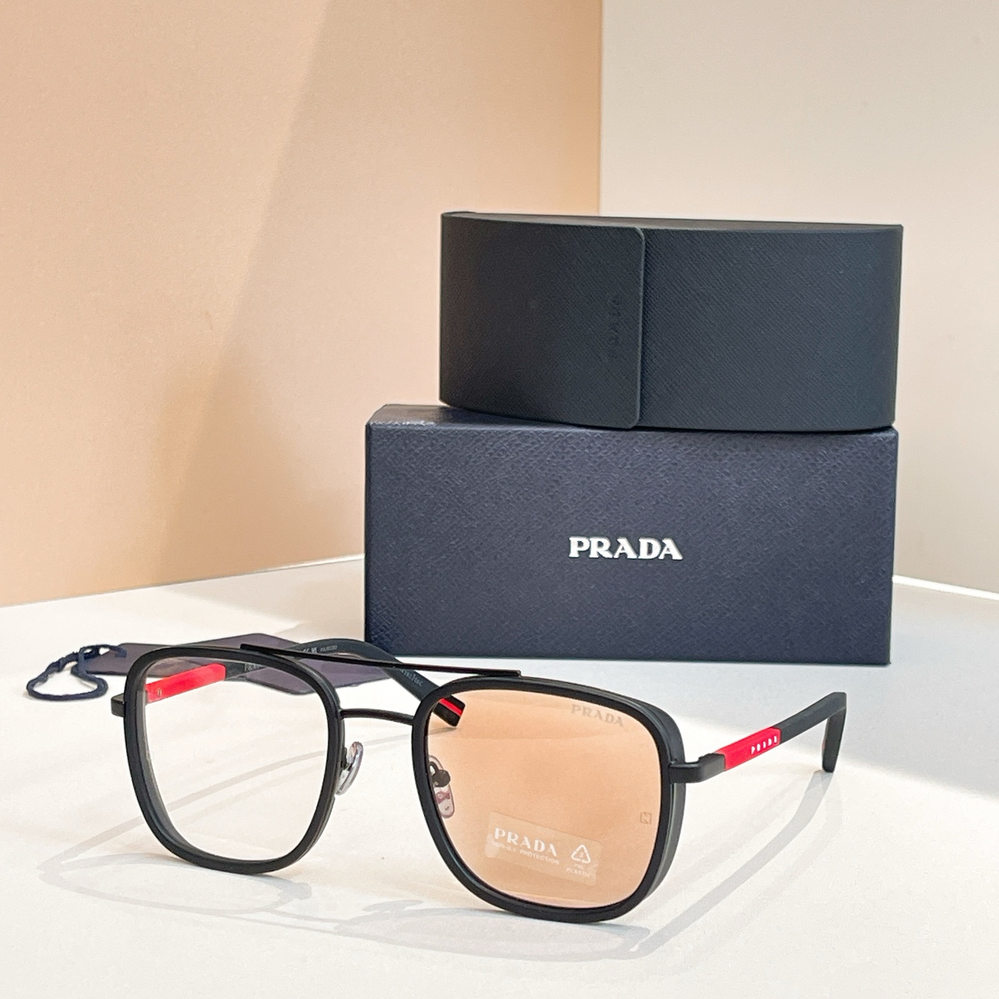 PRADA✨✨✨MODEL：SPS A60✨✨✨SIZE：53口23-145✨✨✨ 太阳镜，变色镜