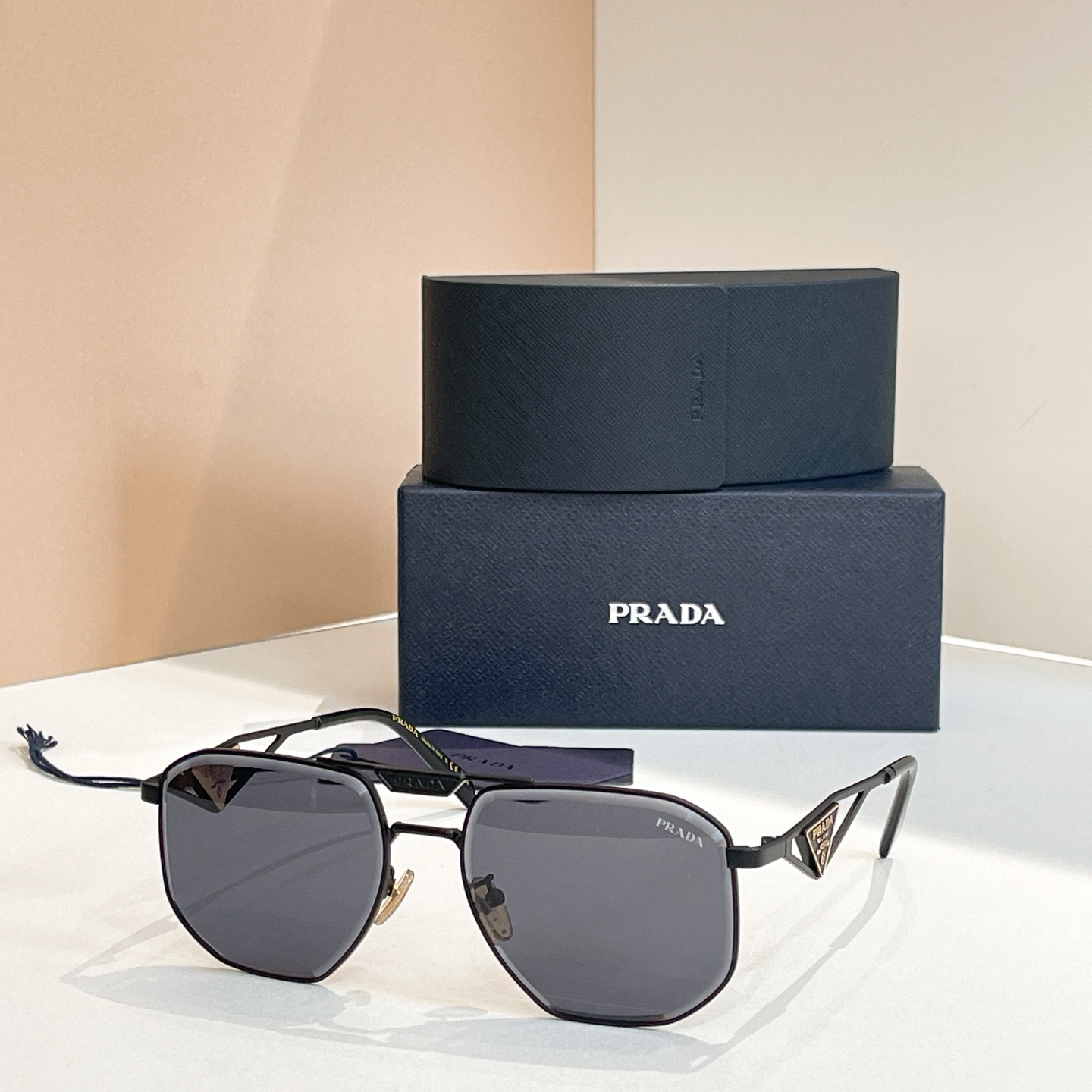 PRADA✨✨✨MODEL：SPR122W✨✨✨SIZE：59口18-145✨✨✨ 