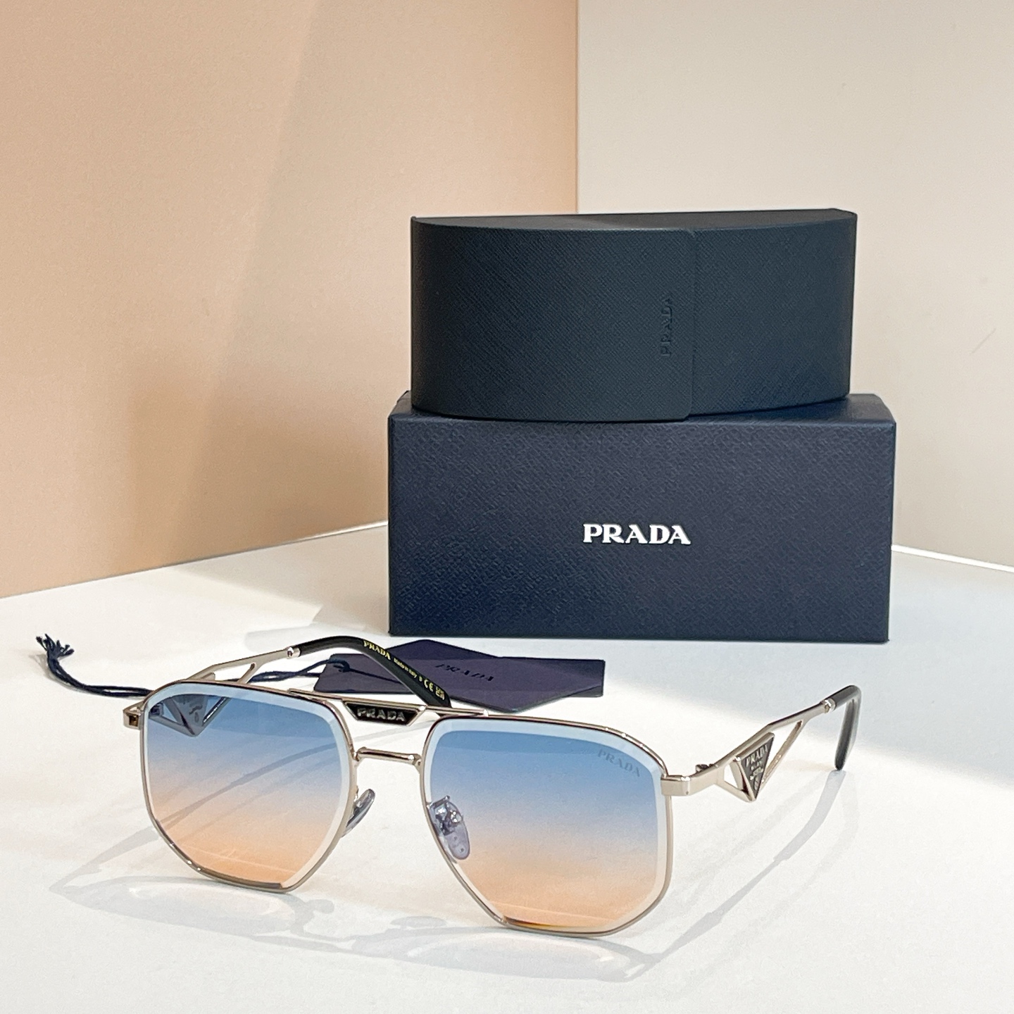 PRADA✨✨✨MODEL：SPR122W✨✨✨SIZE：59口18-145✨✨✨ 