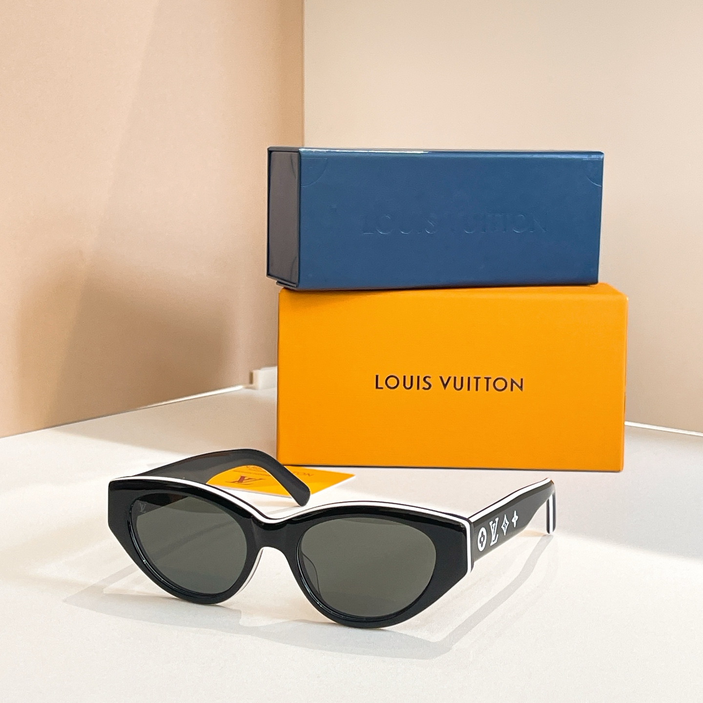 LOUIS VUITTO*✨✨✨MODEL：Z2686U✨✨✨ SIZE：53口19-145✨✨✨