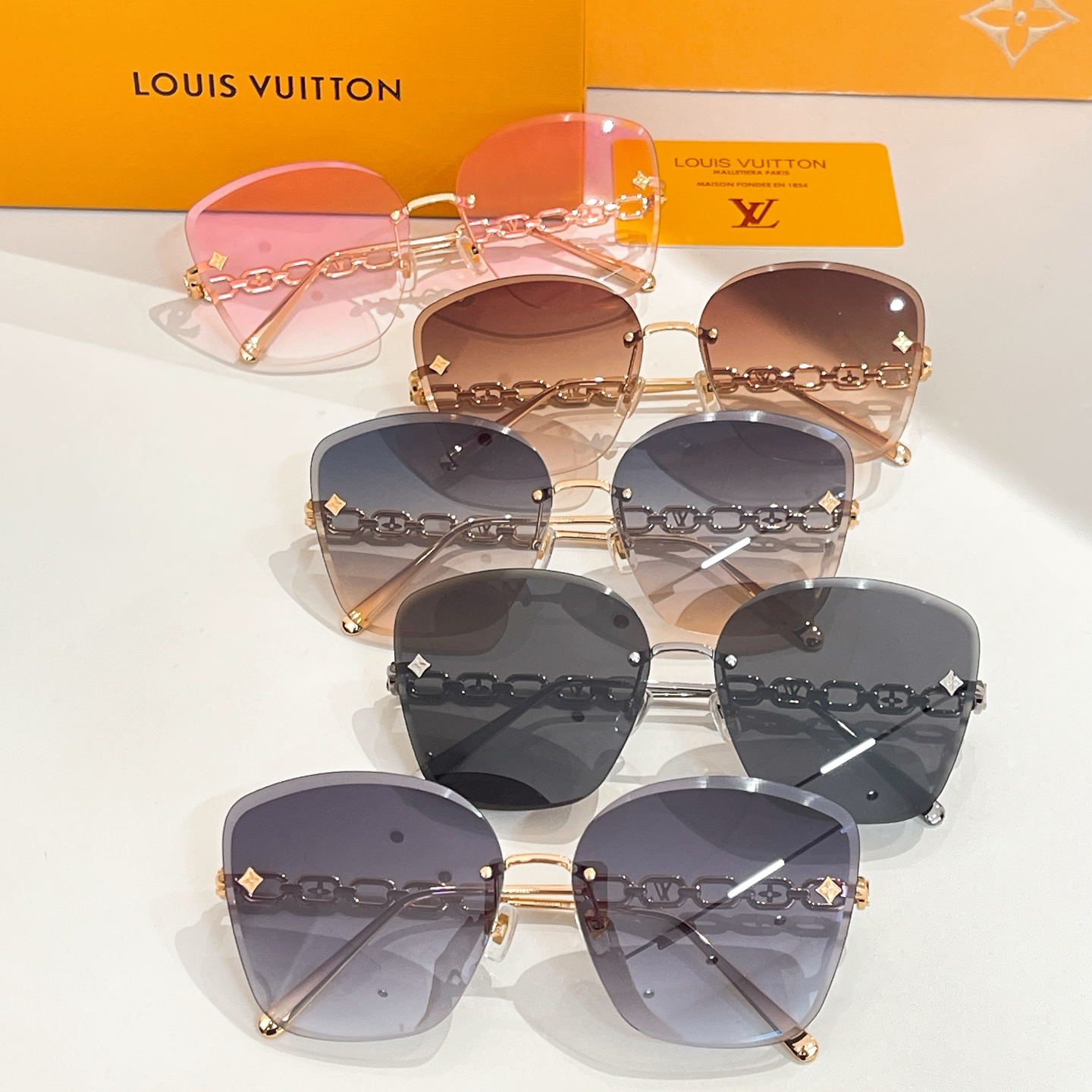LOUIS VUITTO*✨✨✨MODEL：Z2665U✨✨✨ SIZE：61口14-140✨✨✨