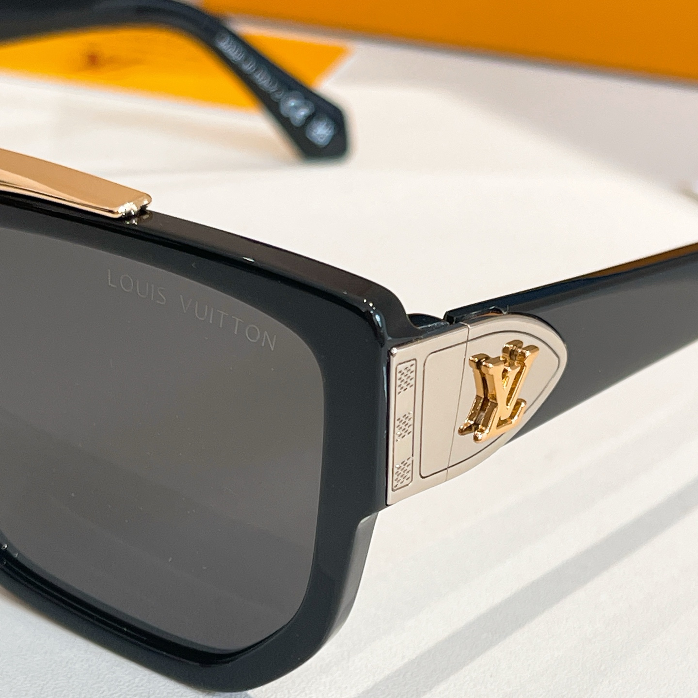 LOUIS VUITTO*🌟🌟🌟MODEL：Z2704U🌟🌟🌟SIZE：57口18-145🌟🌟🌟