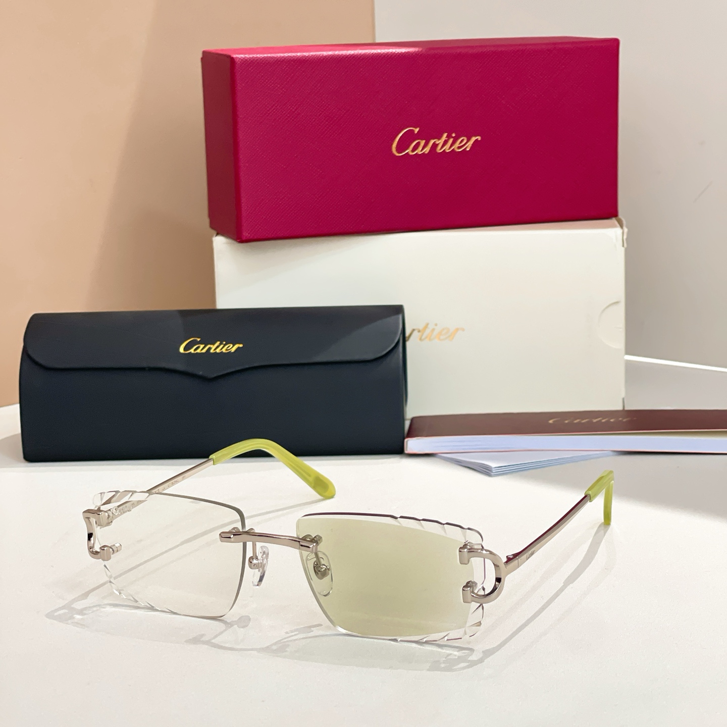 Cartie*✨✨✨MODEL：CT06256S✨✨✨SIZE：56口17-140✨✨✨太阳镜，变色片