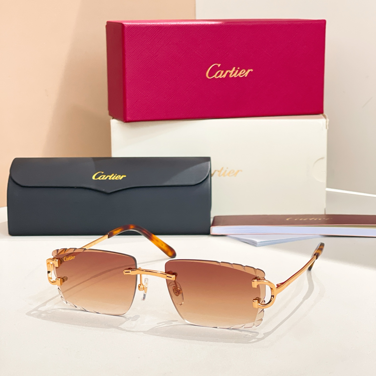 Cartie*✨✨✨MODEL：CT06256S✨✨✨SIZE：56口17-140✨✨✨太阳镜，变色片