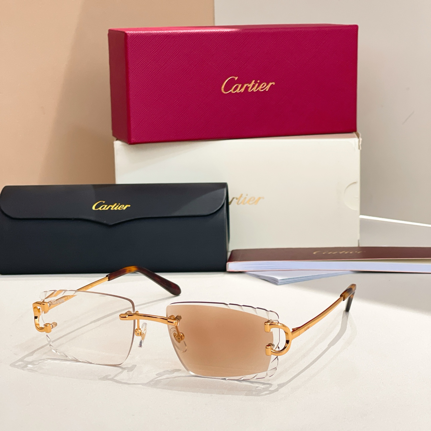 Cartie*✨✨✨MODEL：CT06256S✨✨✨SIZE：56口17-140✨✨✨太阳镜，变色片