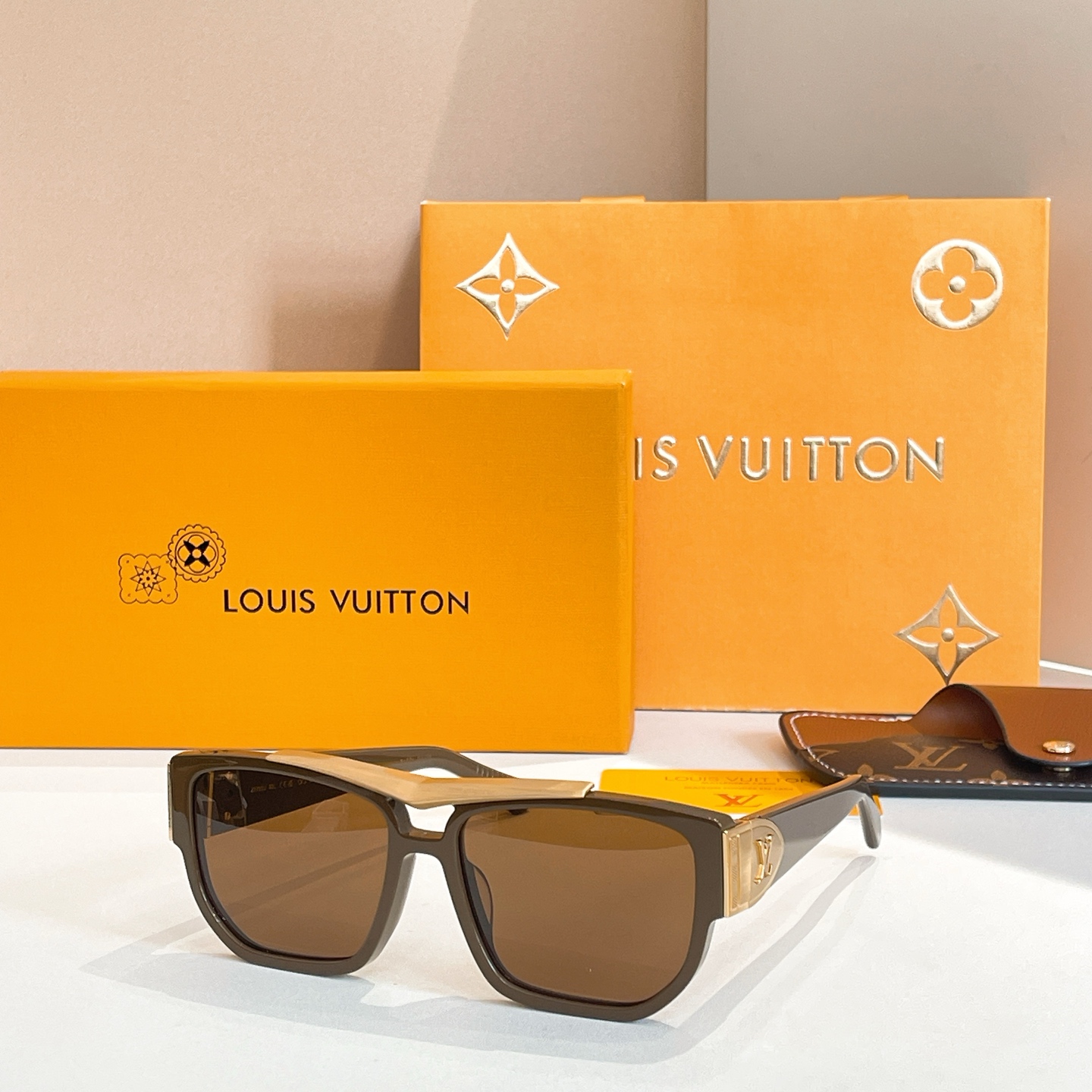 LOUIS VUITTO*🌟🌟🌟MODEL：Z2700U🌟🌟🌟SIZE：57口18-140🌟🌟🌟