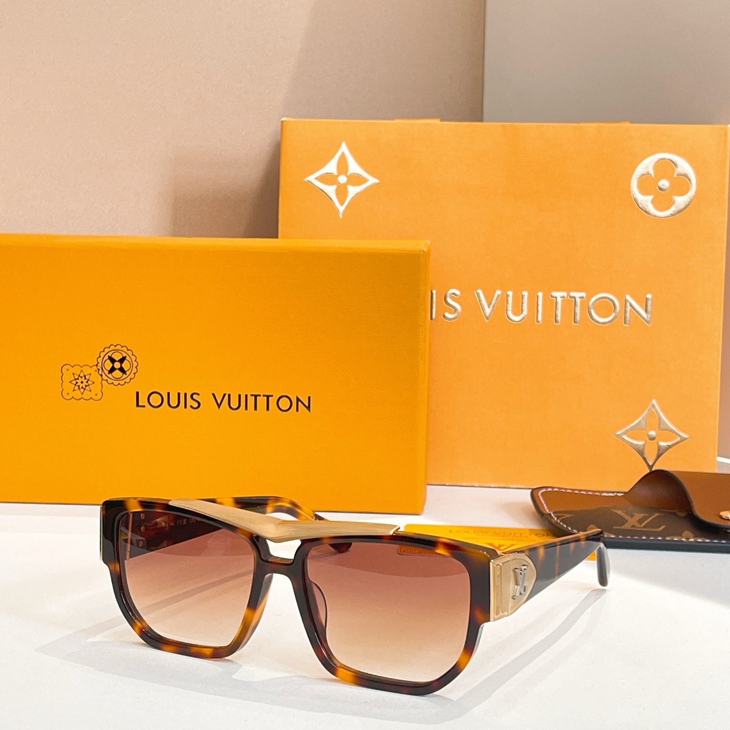 LOUIS VUITTO*🌟🌟🌟MODEL：Z2700U🌟🌟🌟SIZE：57口18-140🌟🌟🌟