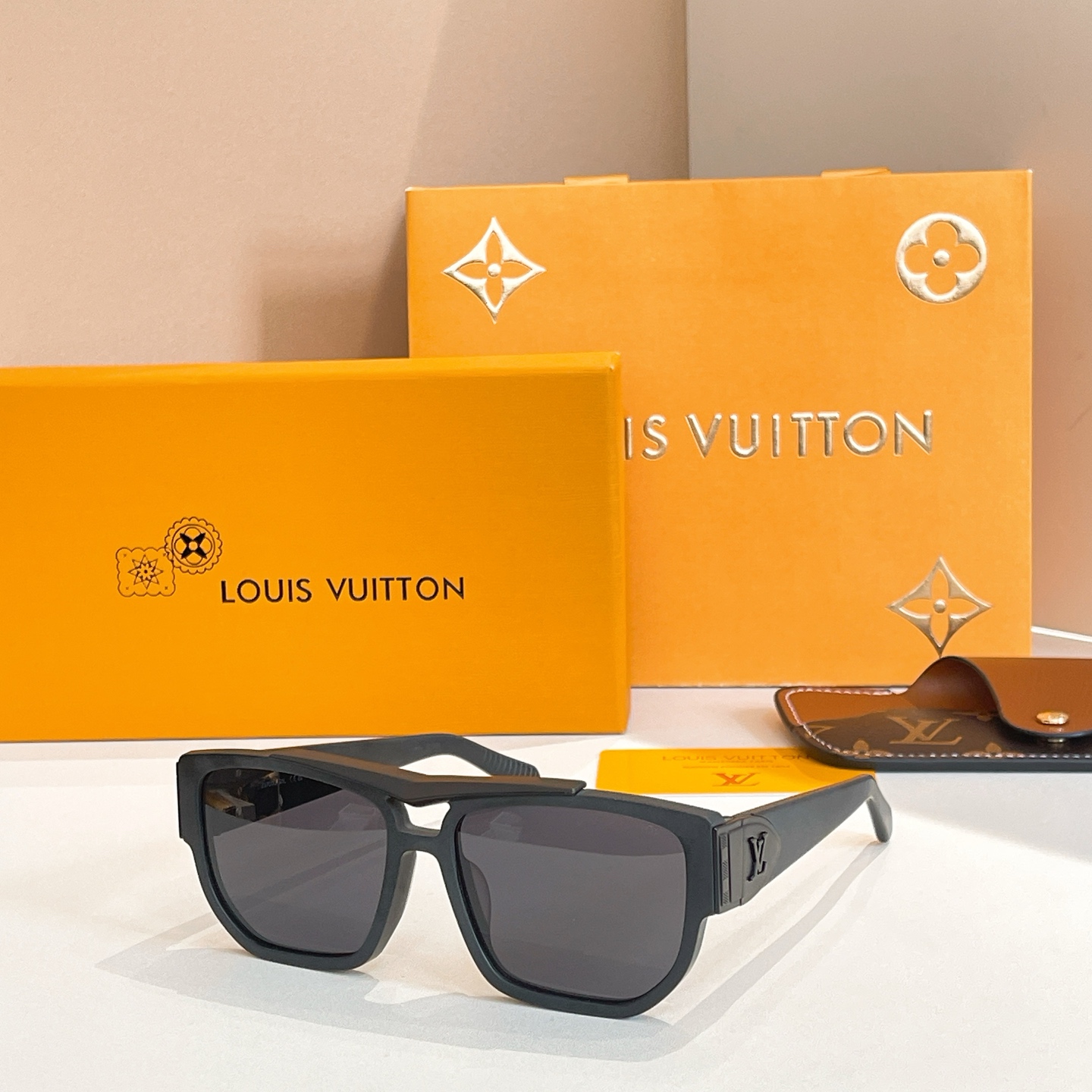 LOUIS VUITTO*🌟🌟🌟MODEL：Z2700U🌟🌟🌟SIZE：57口18-140🌟🌟🌟