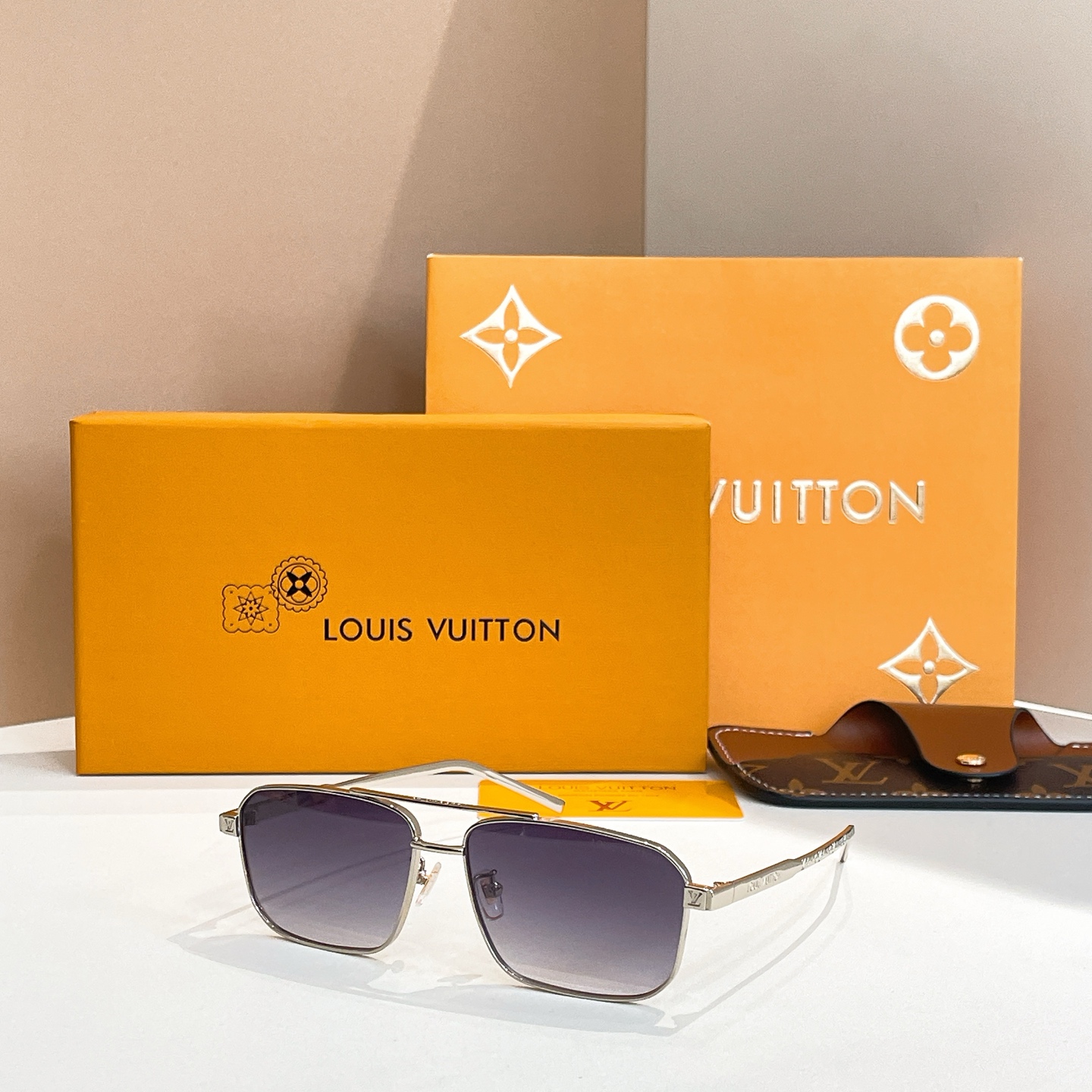 LOUIS VUITTO*✨✨✨MODEL：Z1976U ✨✨✨ SIZE：60口14-145✨✨✨