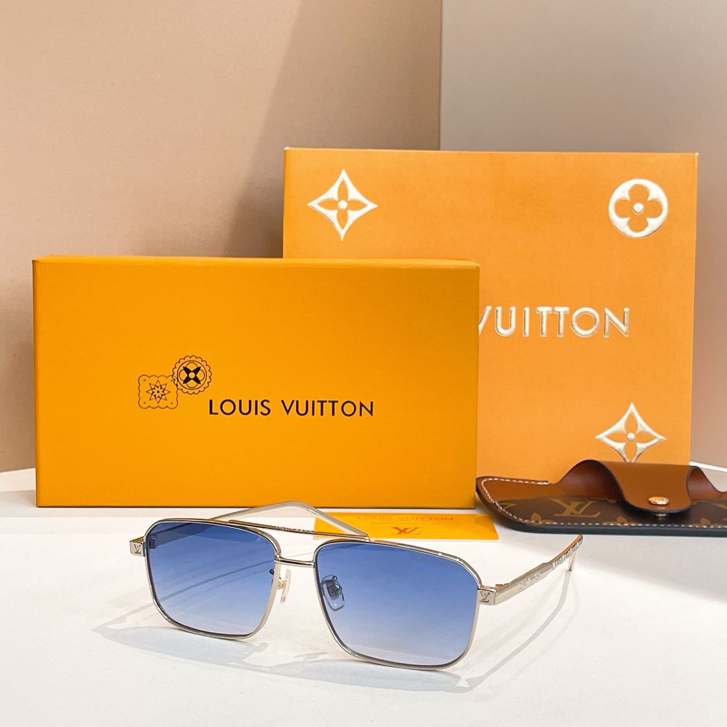 LOUIS VUITTO*✨✨✨MODEL：Z1976U ✨✨✨ SIZE：60口14-145✨✨✨