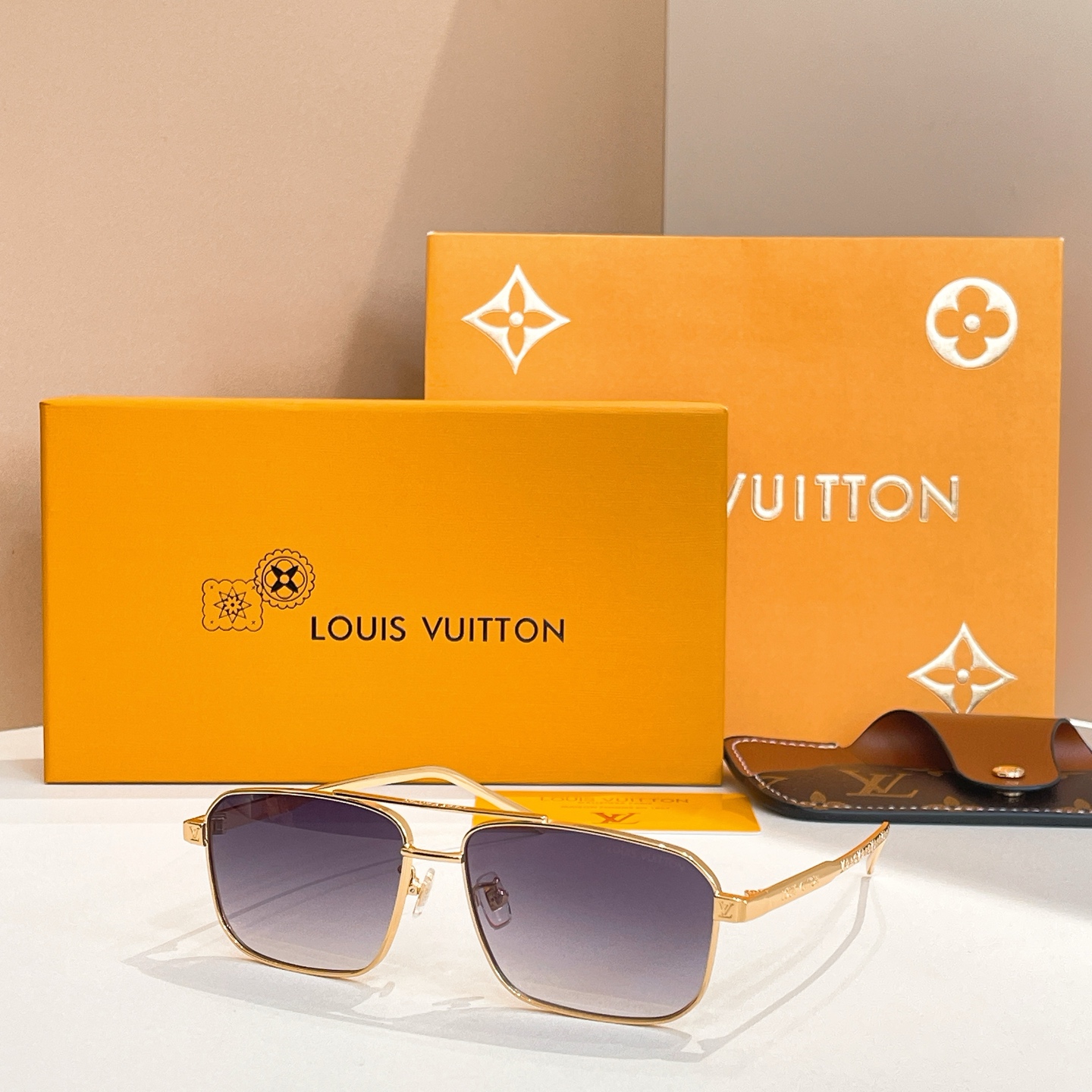 LOUIS VUITTO*✨✨✨MODEL：Z1976U ✨✨✨ SIZE：60口14-145✨✨✨