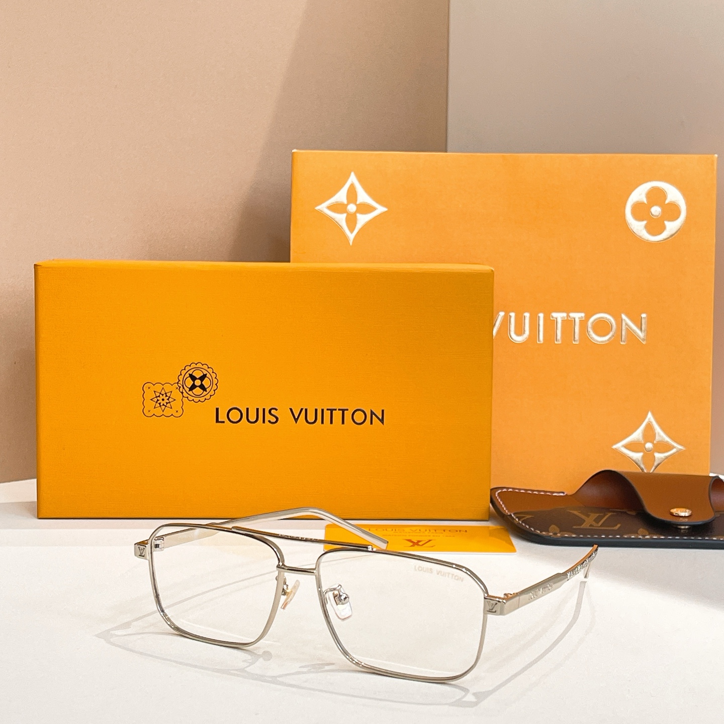 LOUIS VUITTO*✨✨✨MODEL：Z1976U ✨✨✨ SIZE：60口14-145✨✨✨