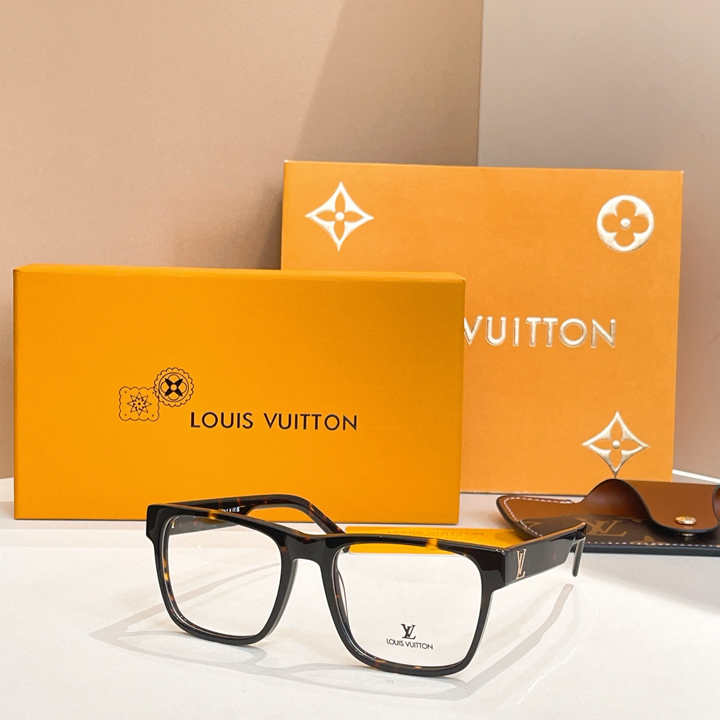 LOUIS VUITTO*✨✨✨MODEL：Z2077 ✨✨✨ SIZE：60口14-145✨✨✨