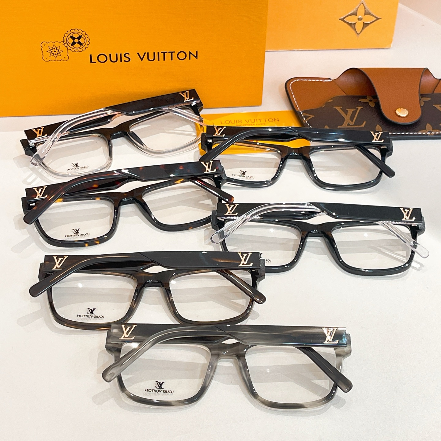 LOUIS VUITTO*✨✨✨MODEL：Z2077 ✨✨✨ SIZE：60口14-145✨✨✨