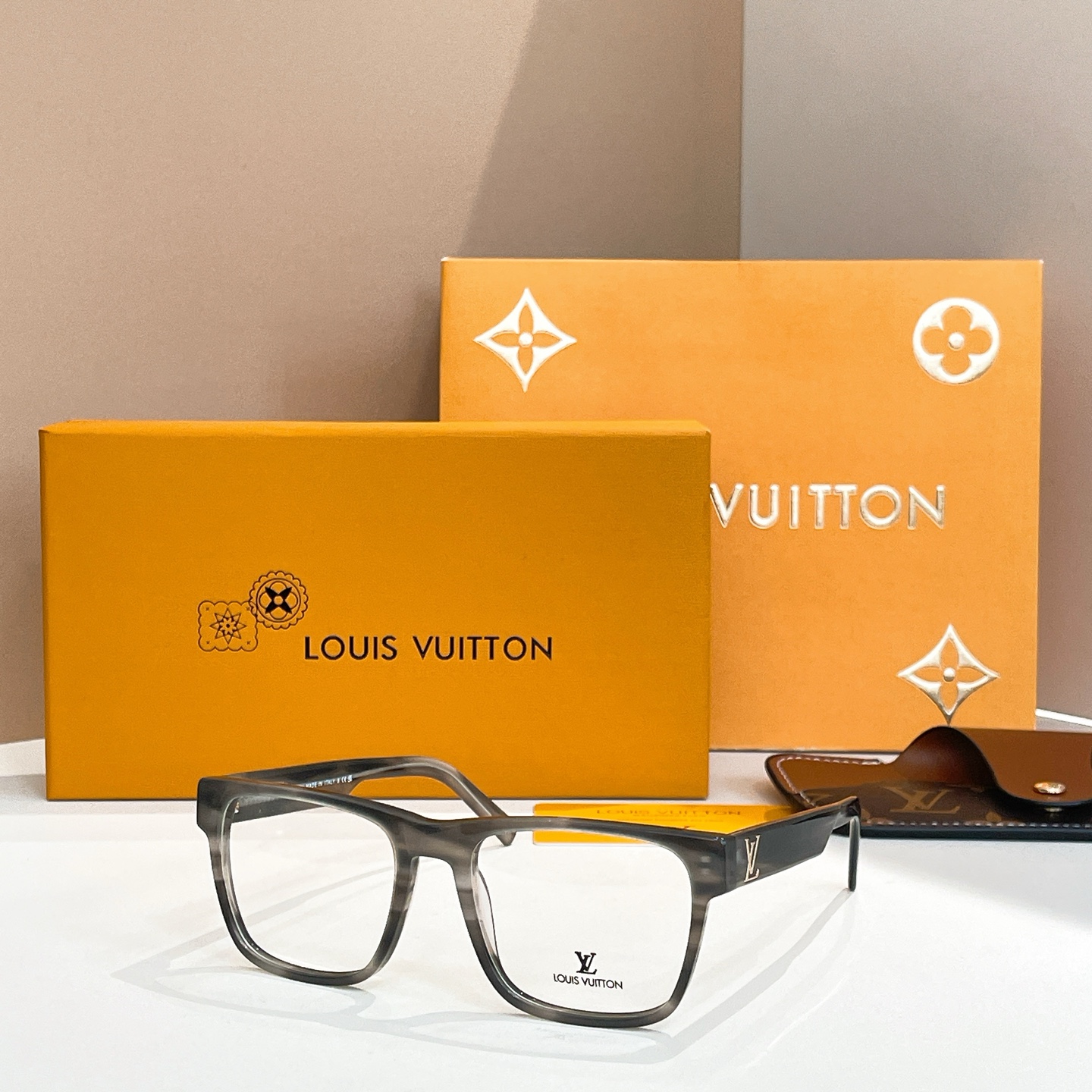 LOUIS VUITTO*✨✨✨MODEL：Z2077 ✨✨✨ SIZE：60口14-145✨✨✨
