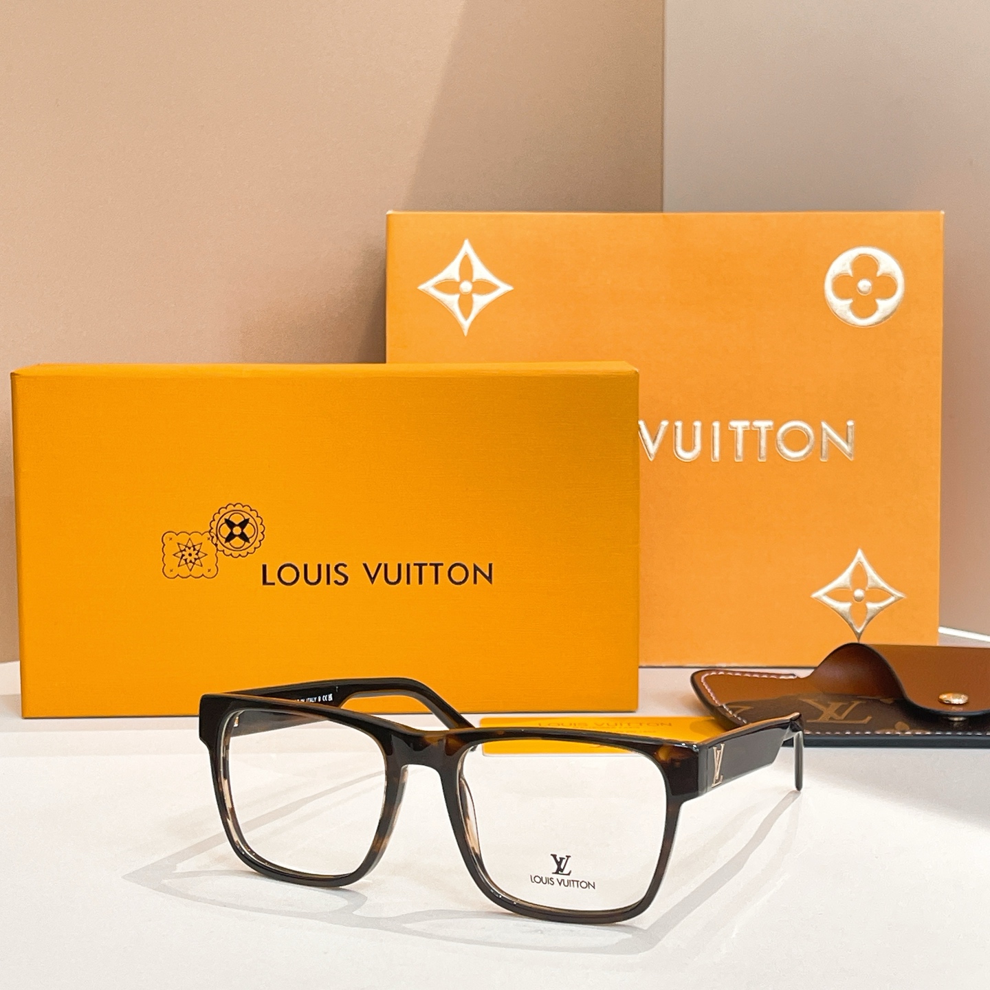 LOUIS VUITTO*✨✨✨MODEL：Z2077 ✨✨✨ SIZE：60口14-145✨✨✨