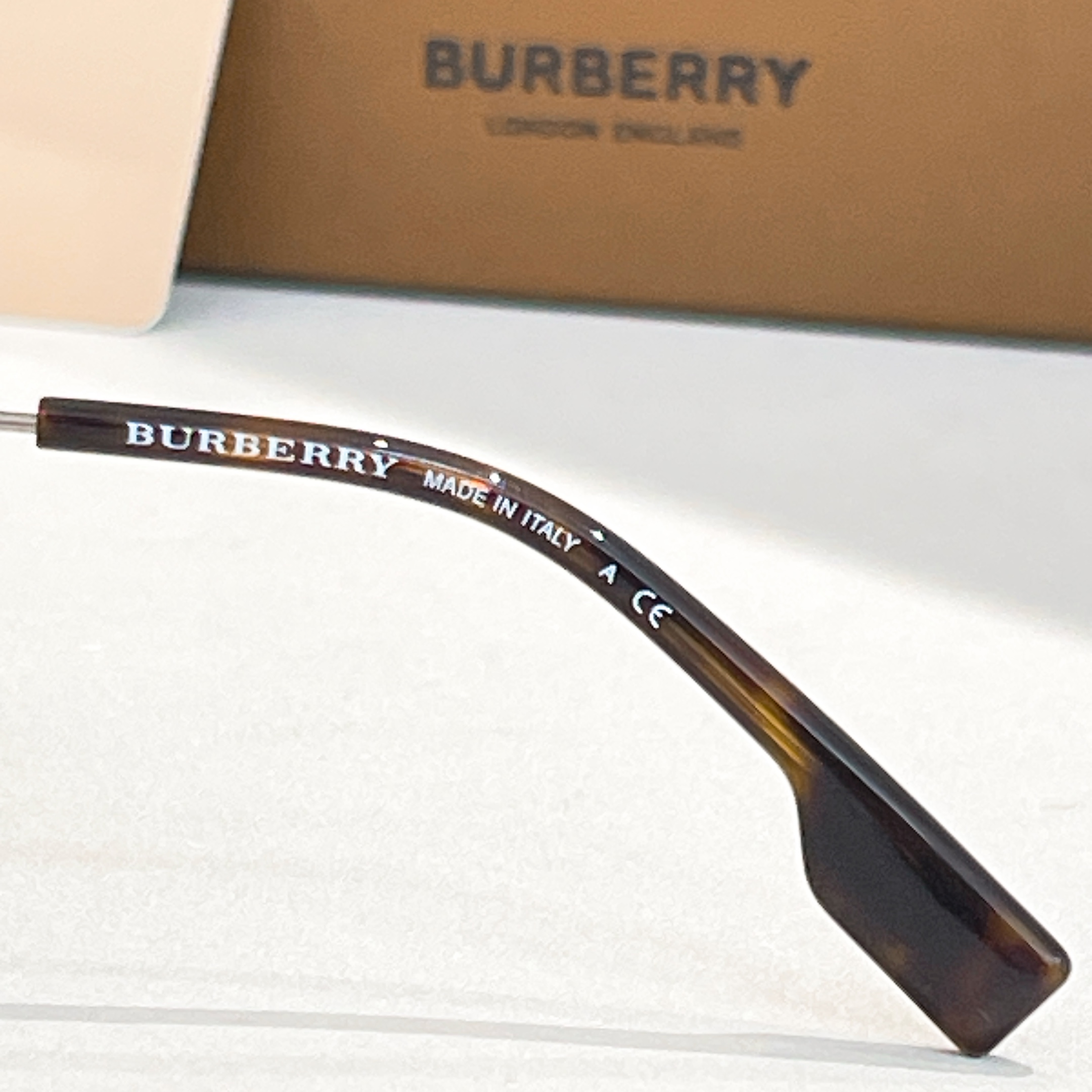 BURBERR*🌟🌟🌟MODEL：BE1389🌟🌟🌟SIZE：49口19-145🌟🌟🌟